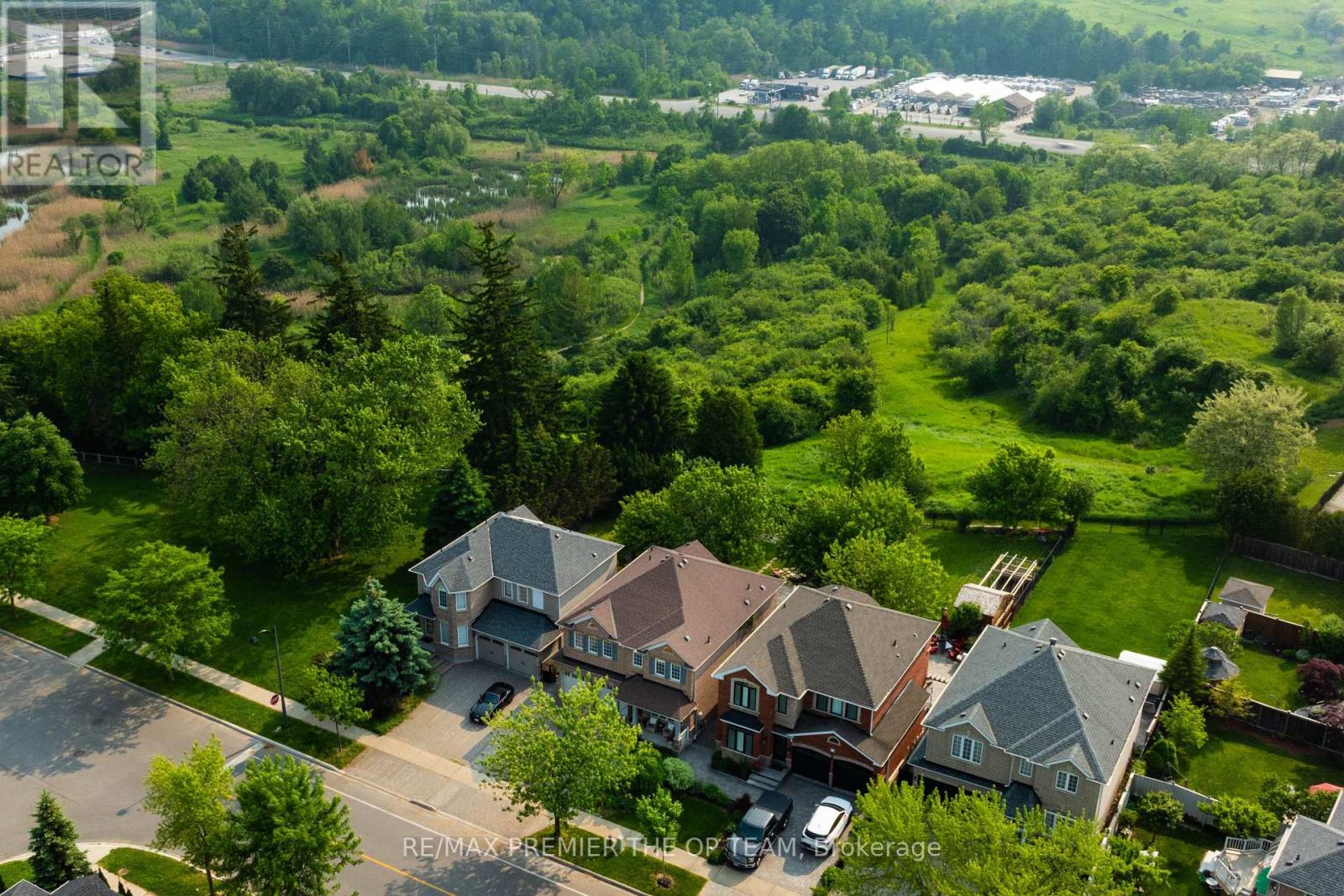 328 Napa Valley Avenue, Vaughan, Ontario  L4H 1Y7 - Photo 7 - N12208055