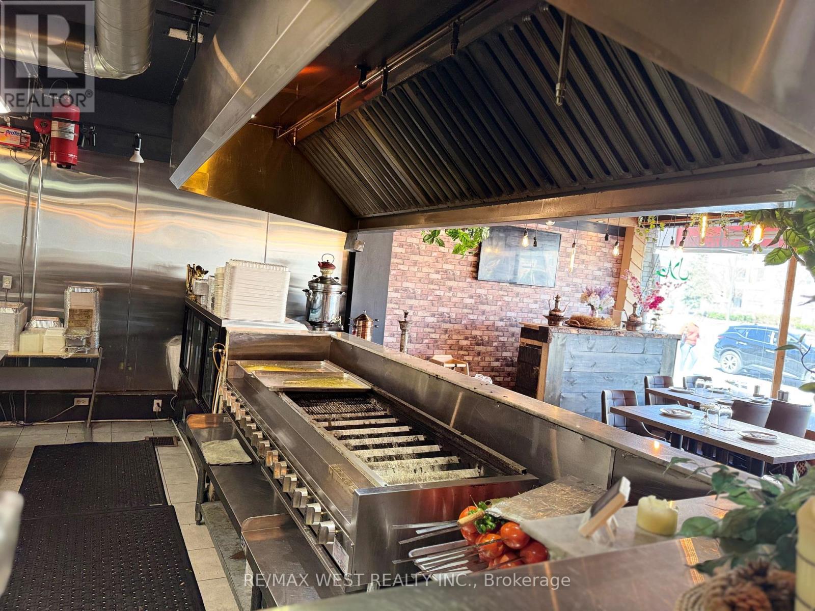 9108 Yonge Street, Richmond Hill, Ontario  L4C 6Z9 - Photo 12 - N12099192