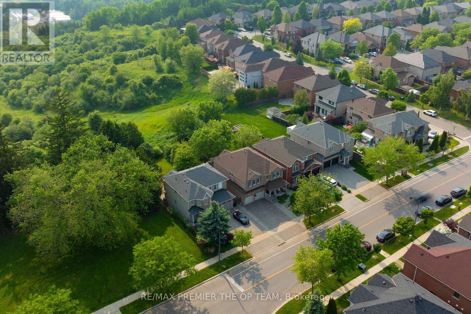 328 Napa Valley Avenue, Vaughan, Ontario  L4H 1Y7 - Photo 9 - N12208055