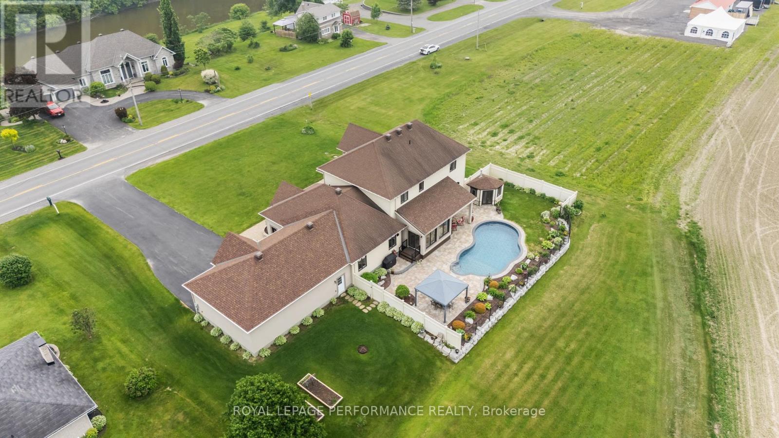 1453 Notre Dame Street, Russell, Ontario  K0A 1W0 - Photo 42 - X12207260