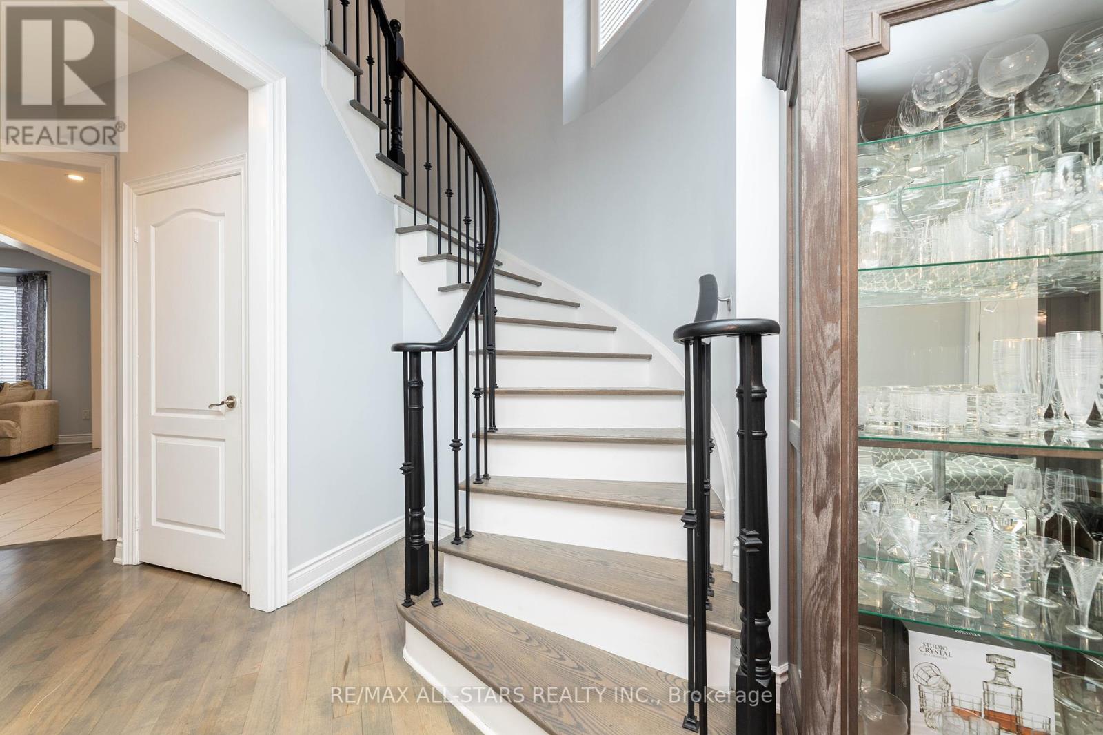 46 Eastgate Circle, Whitby, Ontario  L1M 2N4 - Photo 16 - E12209571
