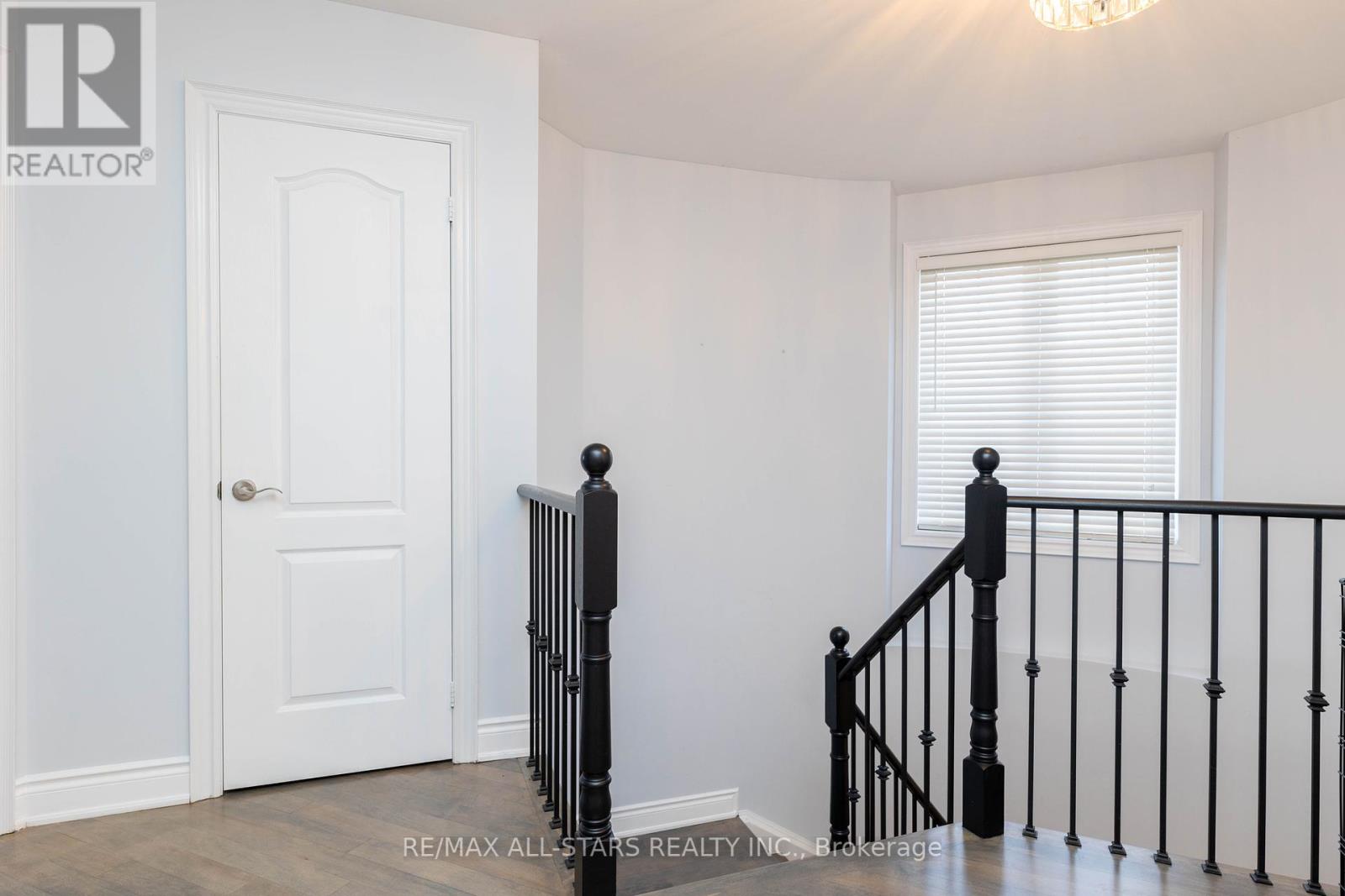 46 Eastgate Circle, Whitby, Ontario  L1M 2N4 - Photo 25 - E12209571