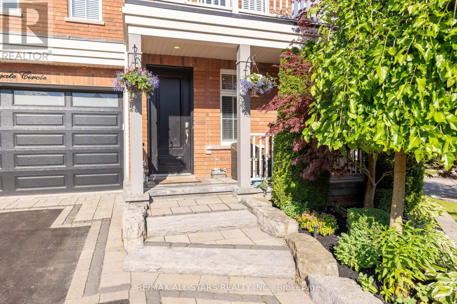 46 Eastgate Circle, Whitby, Ontario  L1M 2N4 - Photo 4 - E12209571