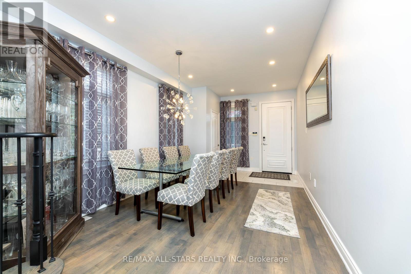 46 Eastgate Circle, Whitby, Ontario  L1M 2N4 - Photo 6 - E12209571