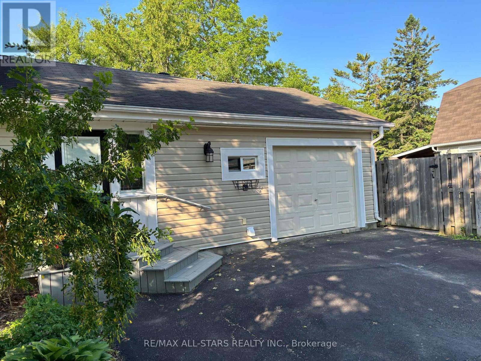2 Henrietta Street, Scugog, Ontario  L0C 1G0 - Photo 3 - E12209614
