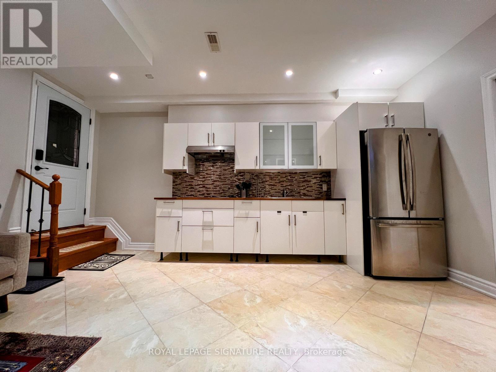 LOWER - 167 CHERRYHURST ROAD, Oakville, Ontario