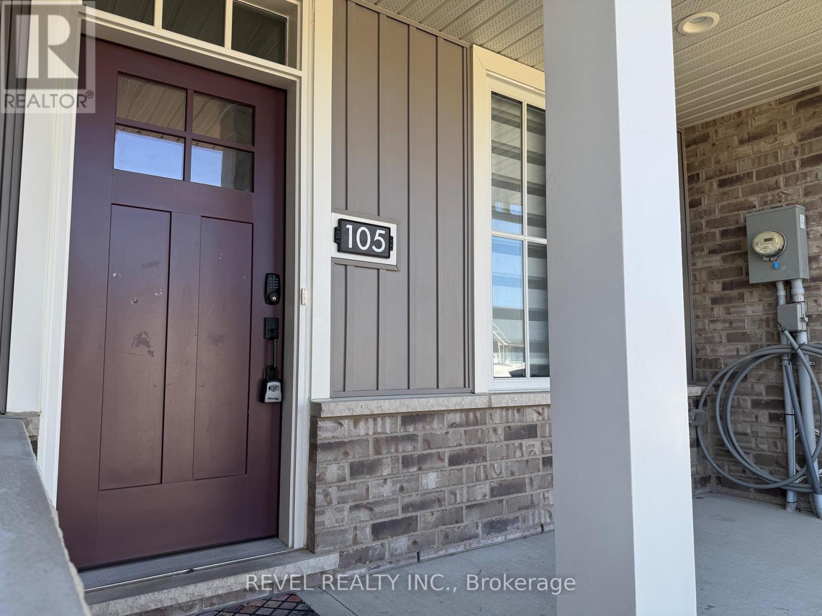 105 Livingston Drive, Tillsonburg, Ontario  N4G 0J3 - Photo 2 - X12209648