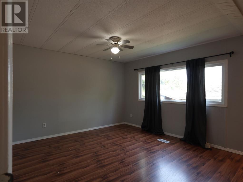 3902 Spruce Drive, Stettler, Alberta  T4K 1G6 - Photo 14 - A2228166
