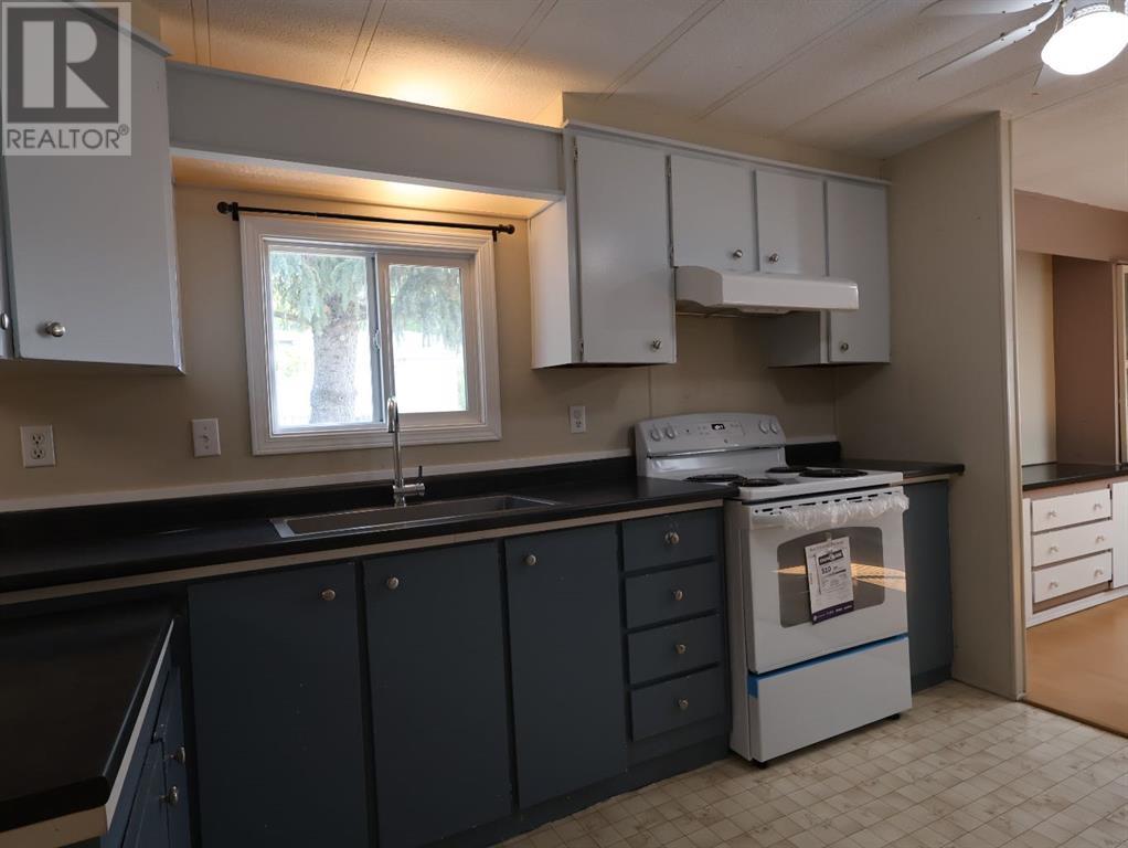 3902 Spruce Drive, Stettler, Alberta  T4K 1G6 - Photo 7 - A2228166