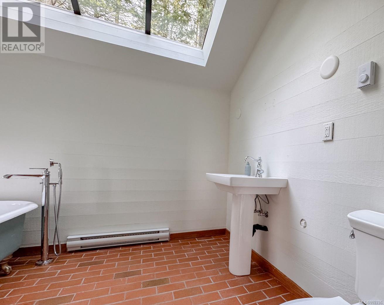 851 Canso Rd, Gabriola Island, British Columbia  V0R 1X2 - Photo 29 - 992786