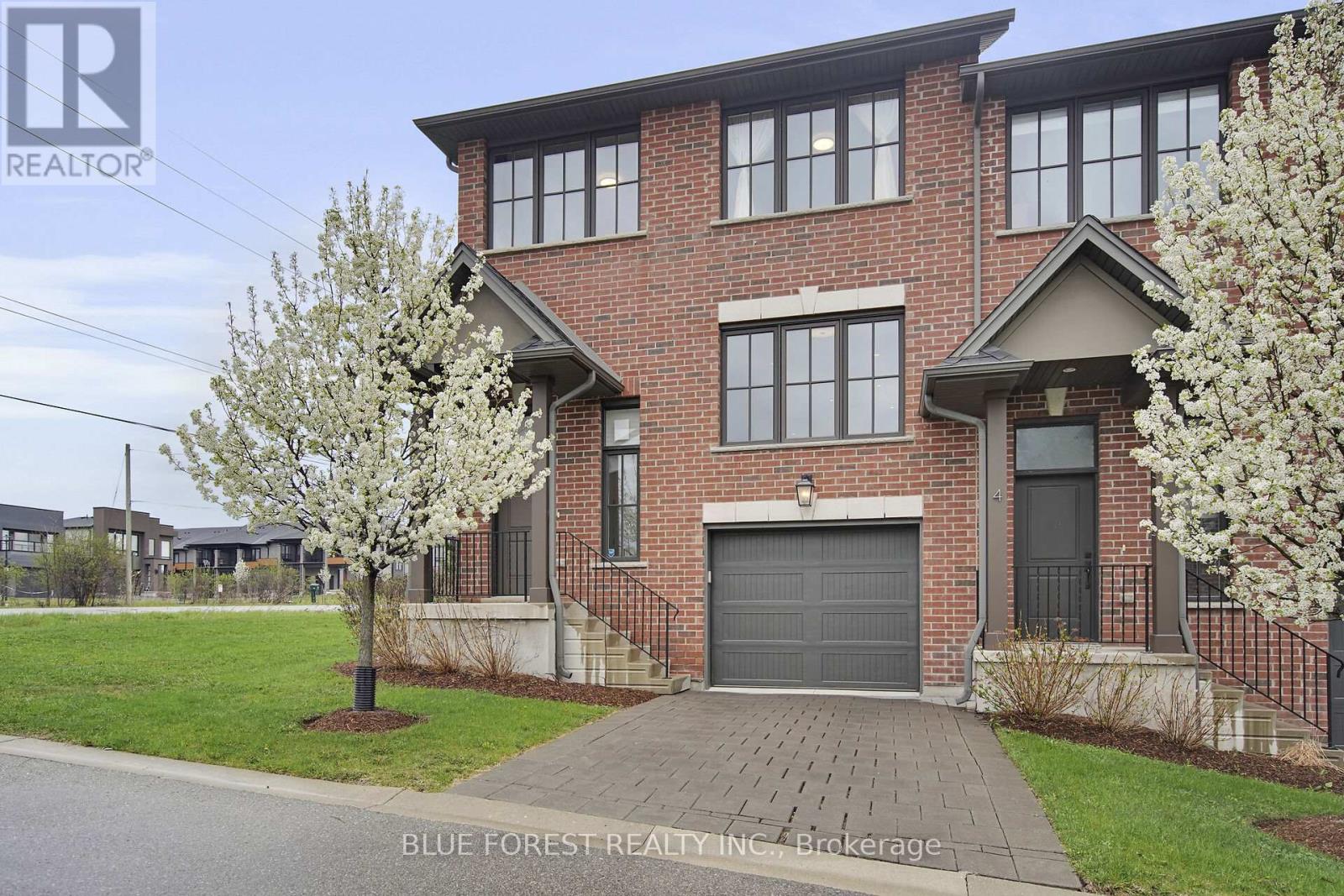 2 - 555 SUNNINGDALE ROAD E, London North, Ontario