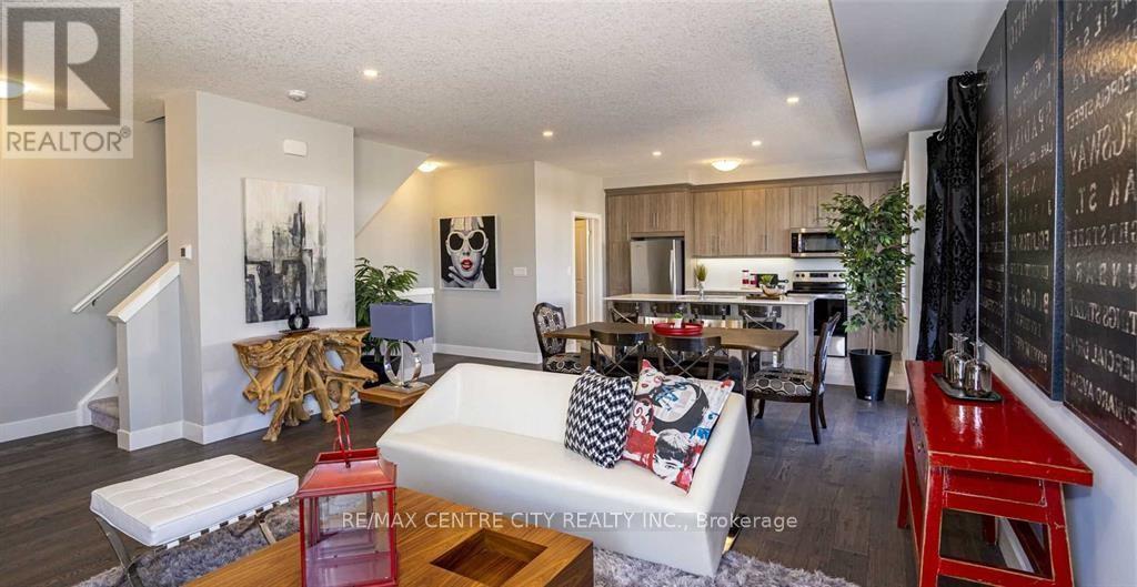195 - 177 Edgevalley Road, London East (East D), Ontario  N5V 0C5 - Photo 6 - X12209640