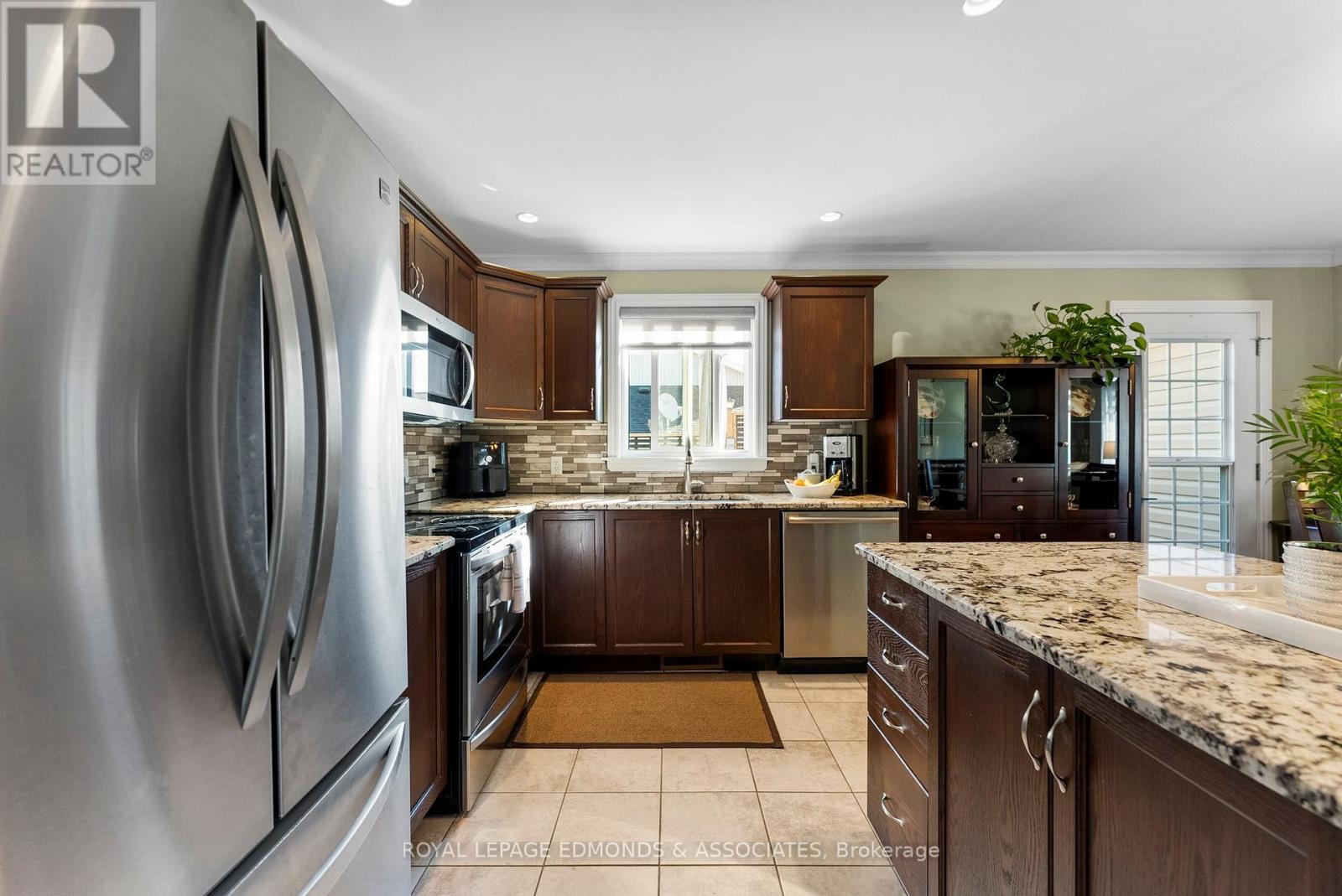 614 Johnston Crescent, Pembroke, Ontario  K8A 0B9 - Photo 10 - X12209631
