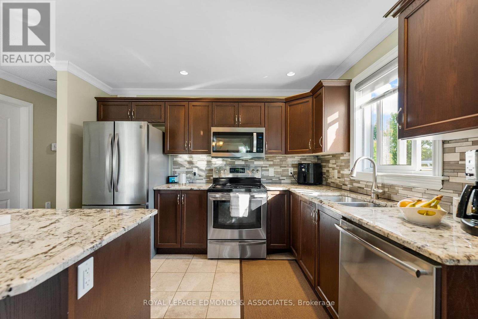 614 Johnston Crescent, Pembroke, Ontario  K8A 0B9 - Photo 11 - X12209631