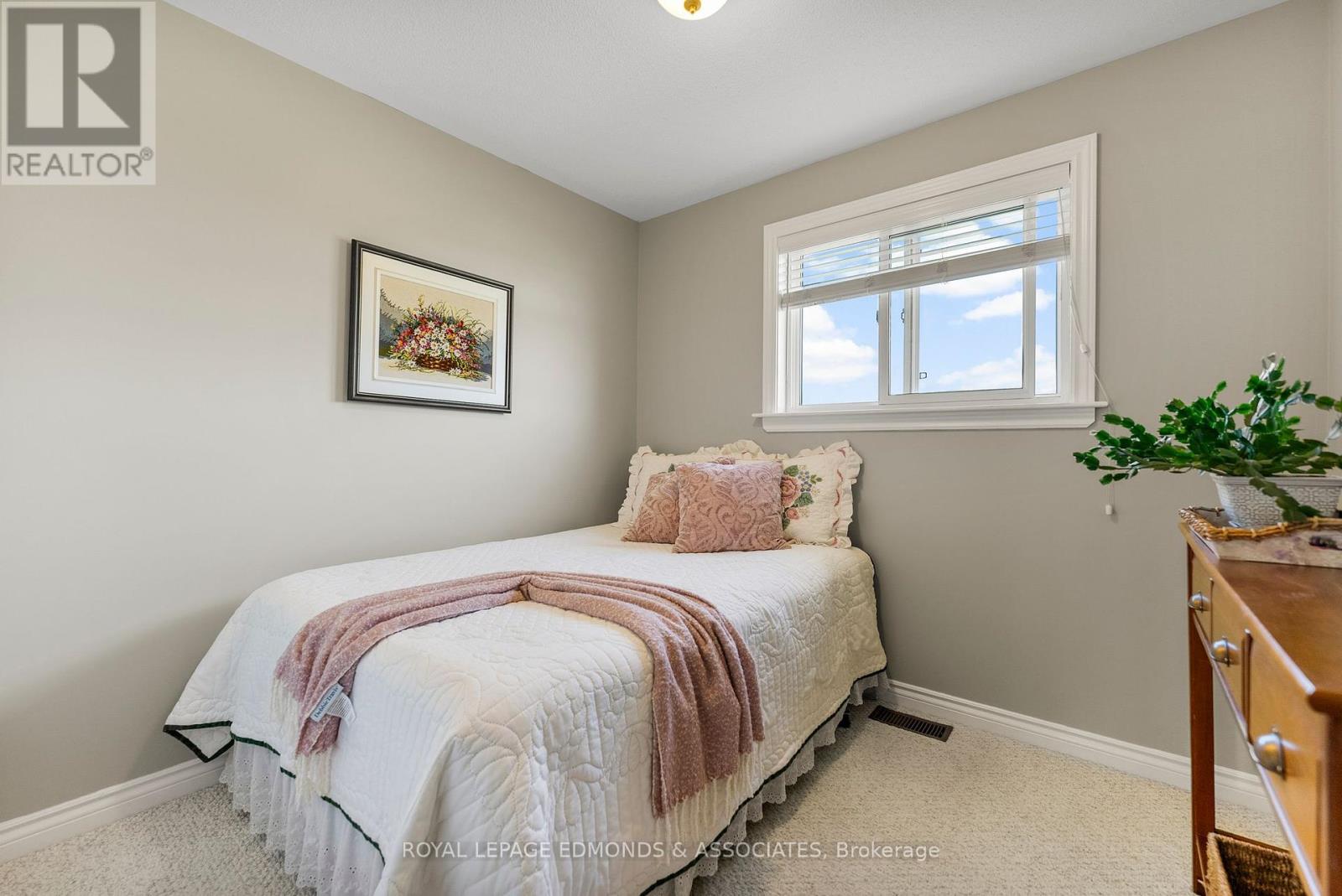 614 Johnston Crescent, Pembroke, Ontario  K8A 0B9 - Photo 14 - X12209631