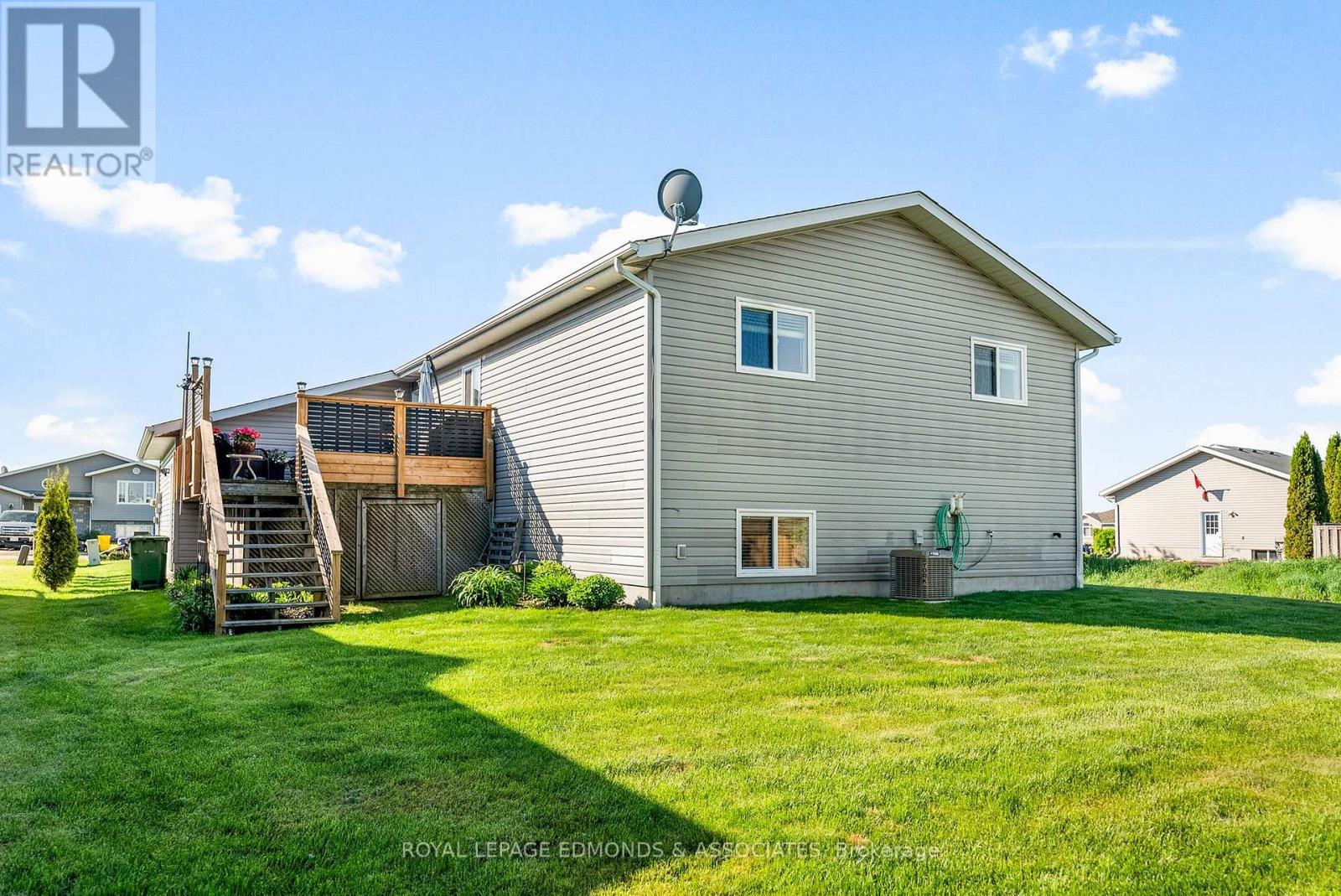614 Johnston Crescent, Pembroke, Ontario  K8A 0B9 - Photo 24 - X12209631