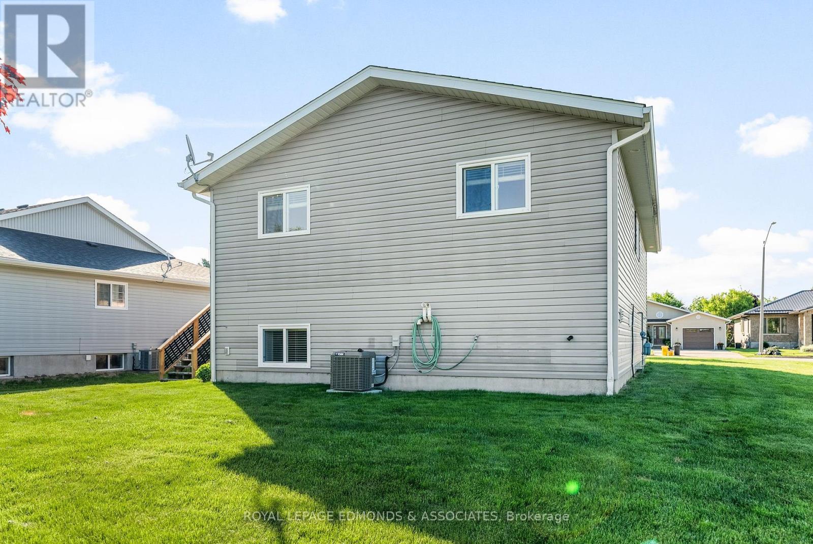 614 Johnston Crescent, Pembroke, Ontario  K8A 0B9 - Photo 26 - X12209631