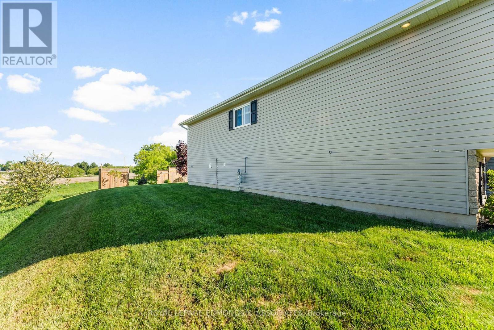 614 Johnston Crescent, Pembroke, Ontario  K8A 0B9 - Photo 28 - X12209631