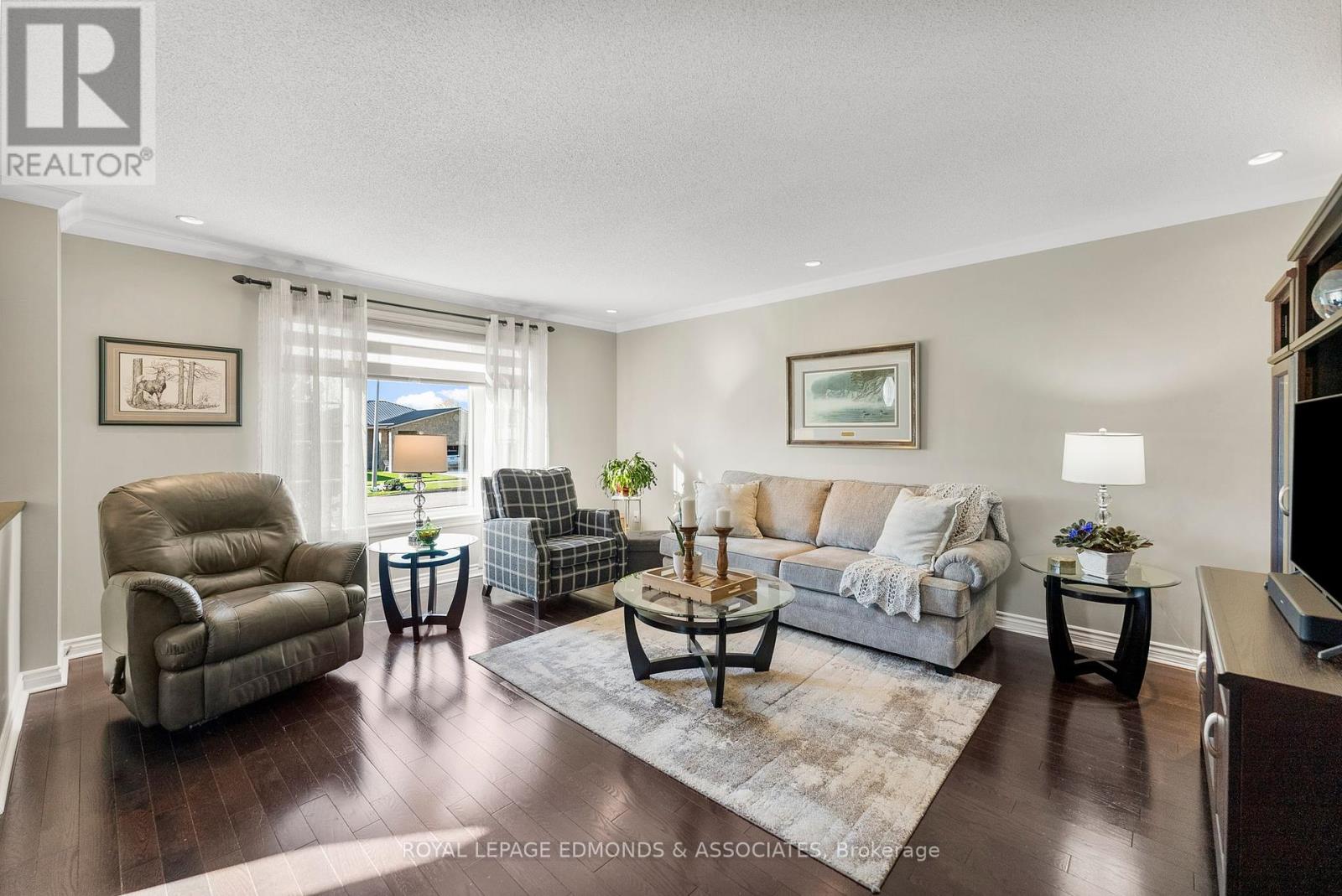 614 Johnston Crescent, Pembroke, Ontario  K8A 0B9 - Photo 6 - X12209631