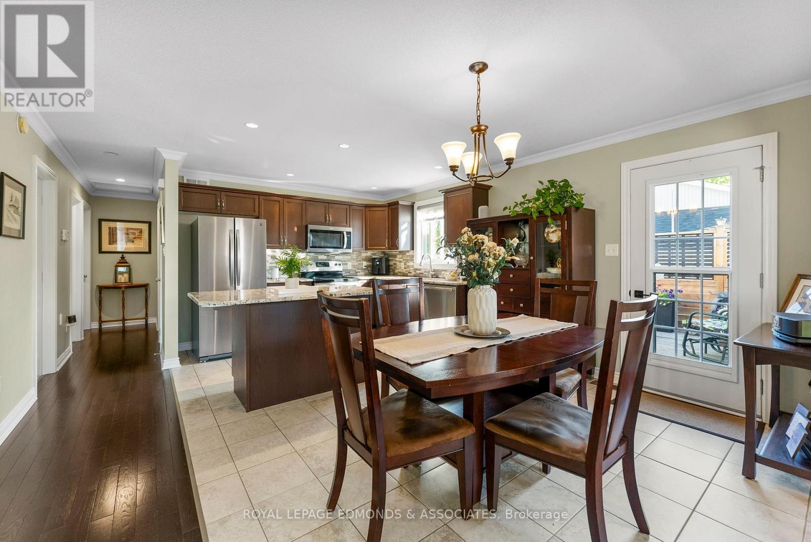 614 Johnston Crescent, Pembroke, Ontario  K8A 0B9 - Photo 7 - X12209631