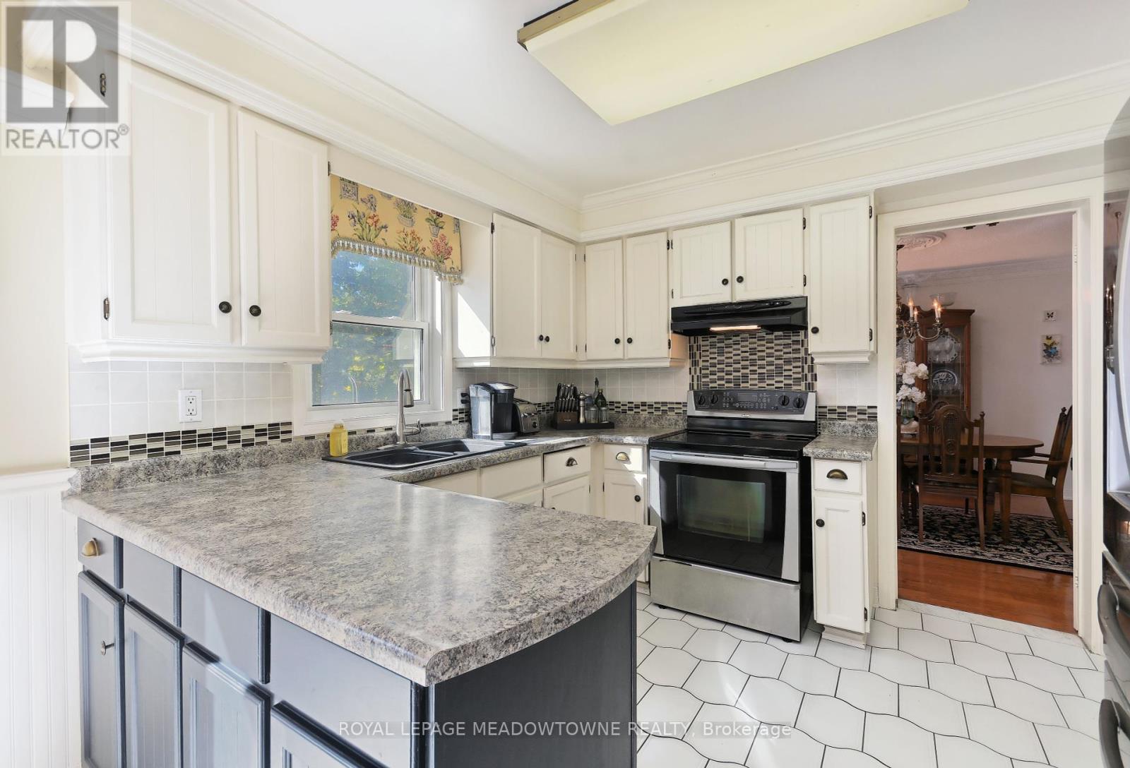 5344 Durie Road, Mississauga (East Credit), Ontario  L5M 2C7 - Photo 13 - W12209241