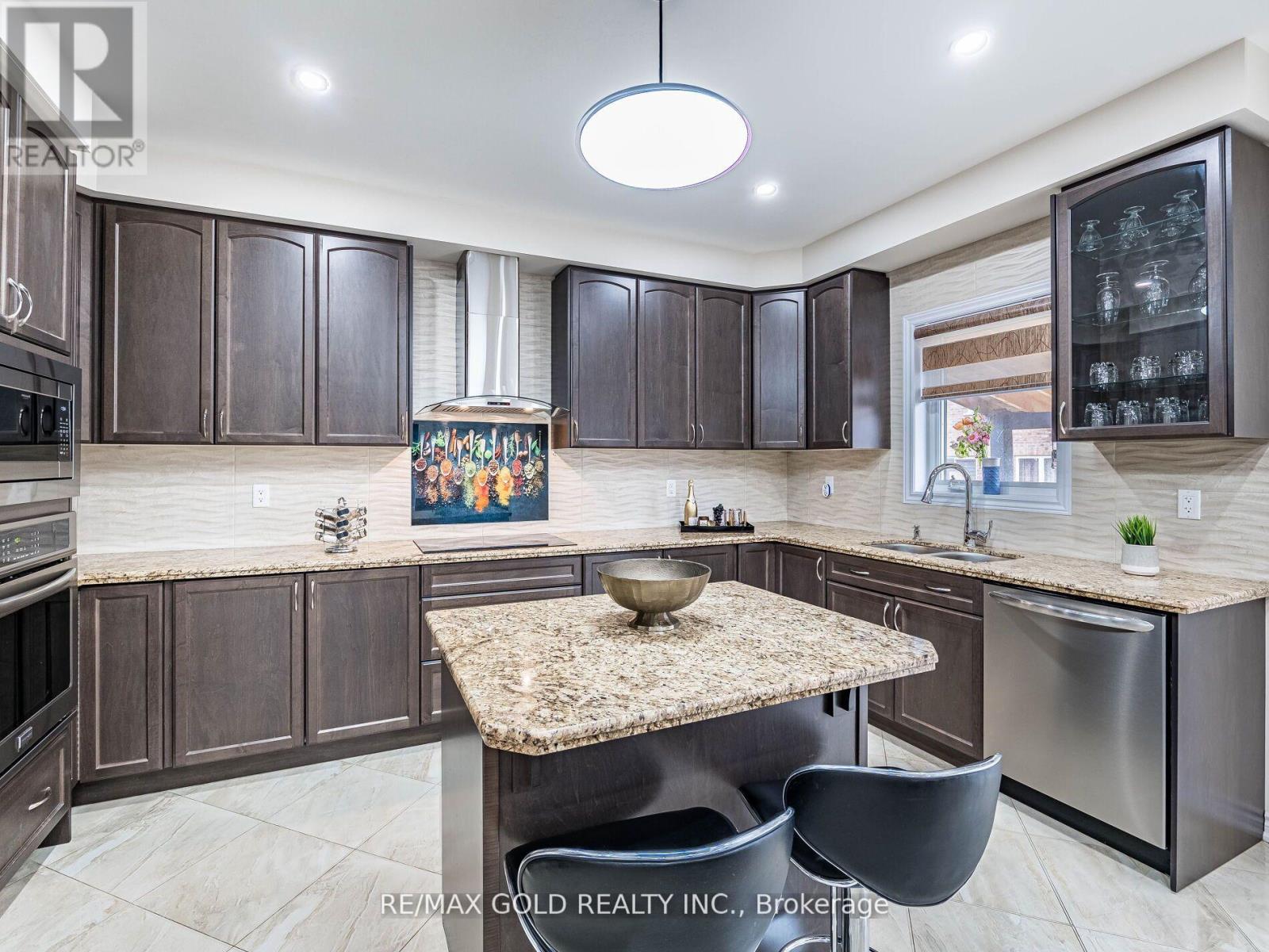23 Henry Moody Drive, Brampton (Northwest Brampton), Ontario  L7A 5A8 - Photo 12 - W12209254