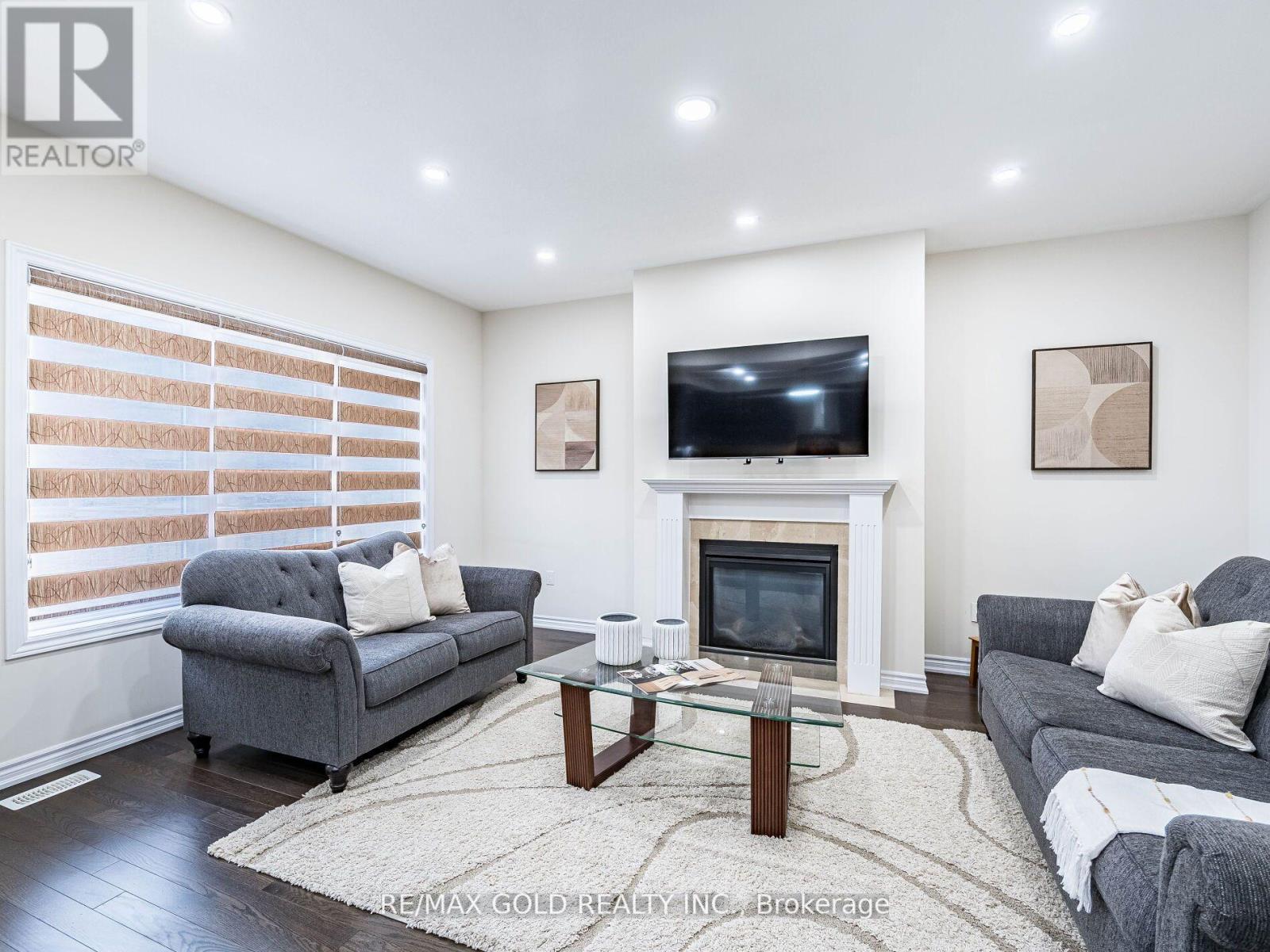 23 Henry Moody Drive, Brampton (Northwest Brampton), Ontario  L7A 5A8 - Photo 8 - W12209254