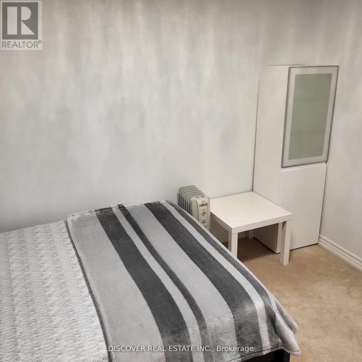 Basement Apartment - 3286 Flagstone Drive, Mississauga, Ontario  L5M 7T7 - Photo 11 - W12209256