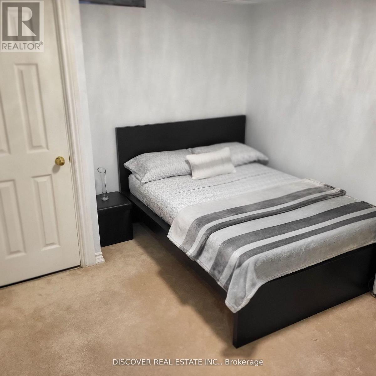 Basement Apartment - 3286 Flagstone Drive, Mississauga, Ontario  L5M 7T7 - Photo 12 - W12209256