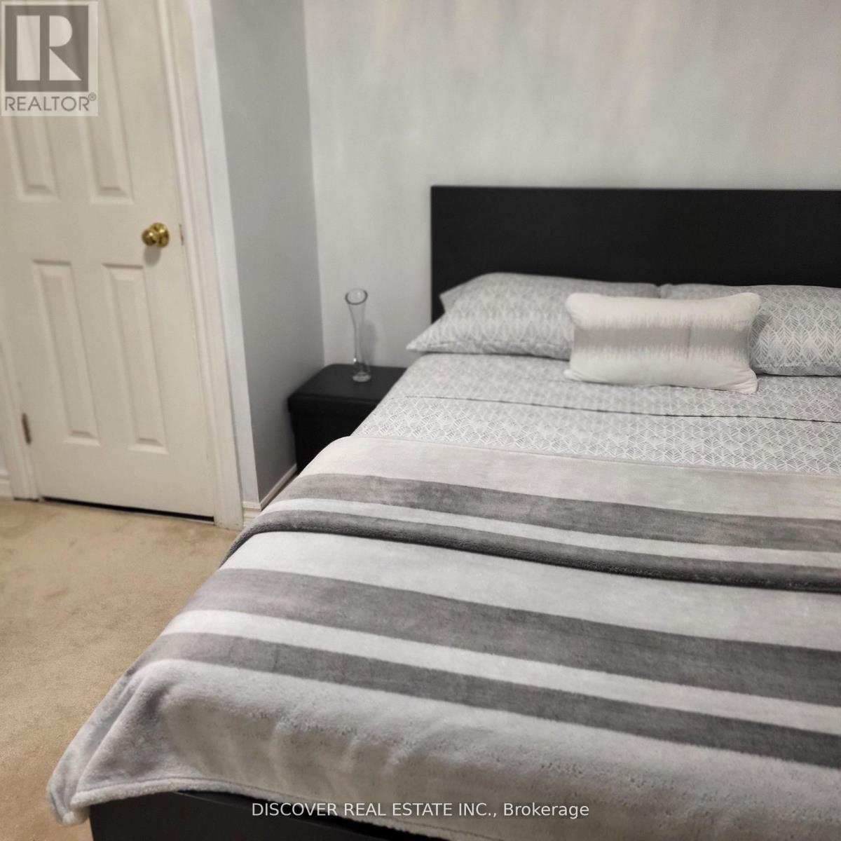 Basement Apartment - 3286 Flagstone Drive, Mississauga, Ontario  L5M 7T7 - Photo 15 - W12209256
