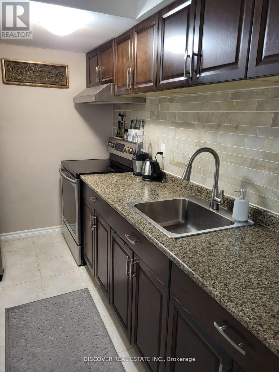 Basement Apartment - 3286 Flagstone Drive, Mississauga, Ontario  L5M 7T7 - Photo 20 - W12209256