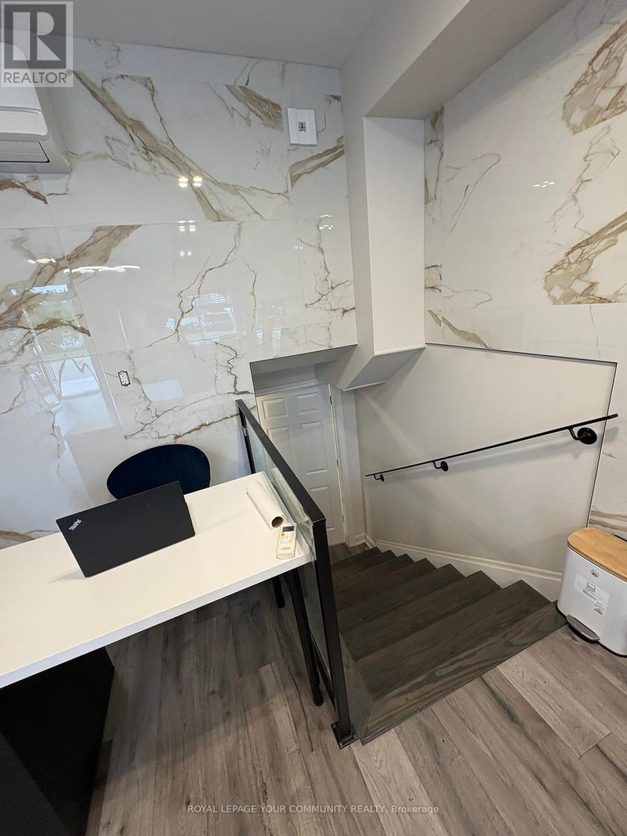 1010 Lagoon Street, Mississauga (Lakeview), Ontario  L5G 0B2 - Photo 11 - W12209300