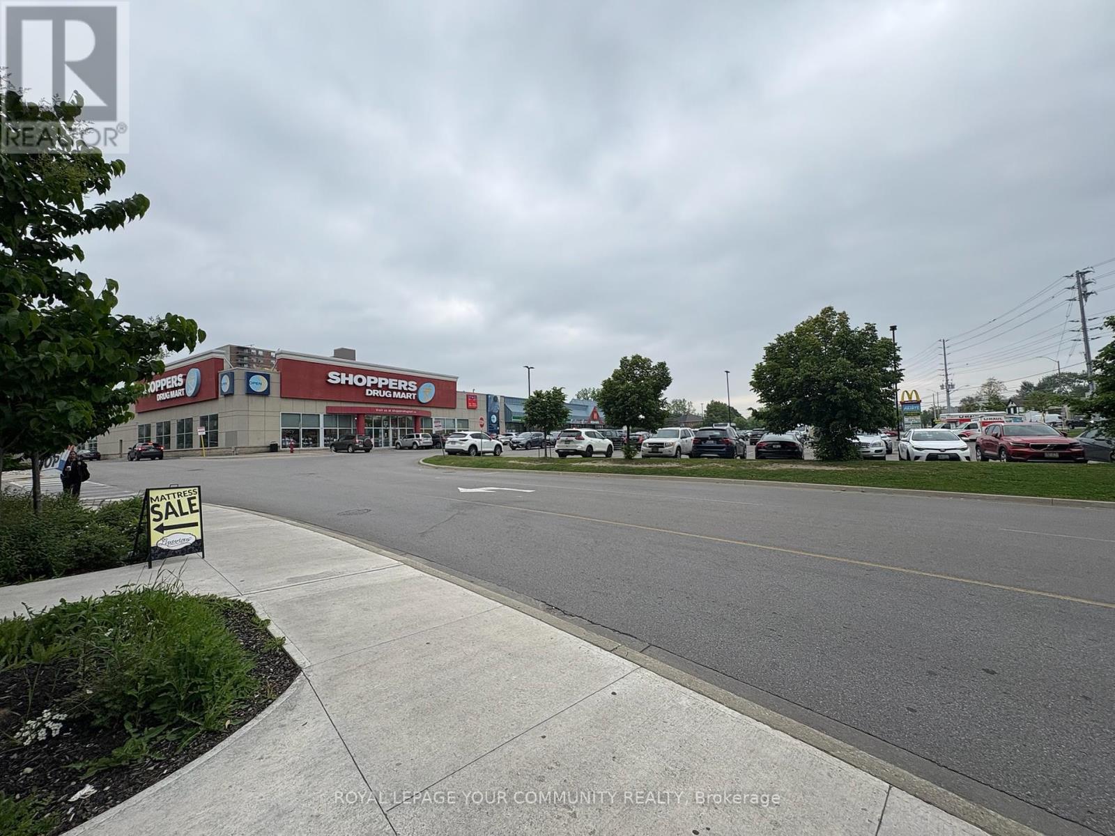 1010 Lagoon Street, Mississauga (Lakeview), Ontario  L5G 0B2 - Photo 12 - W12209300