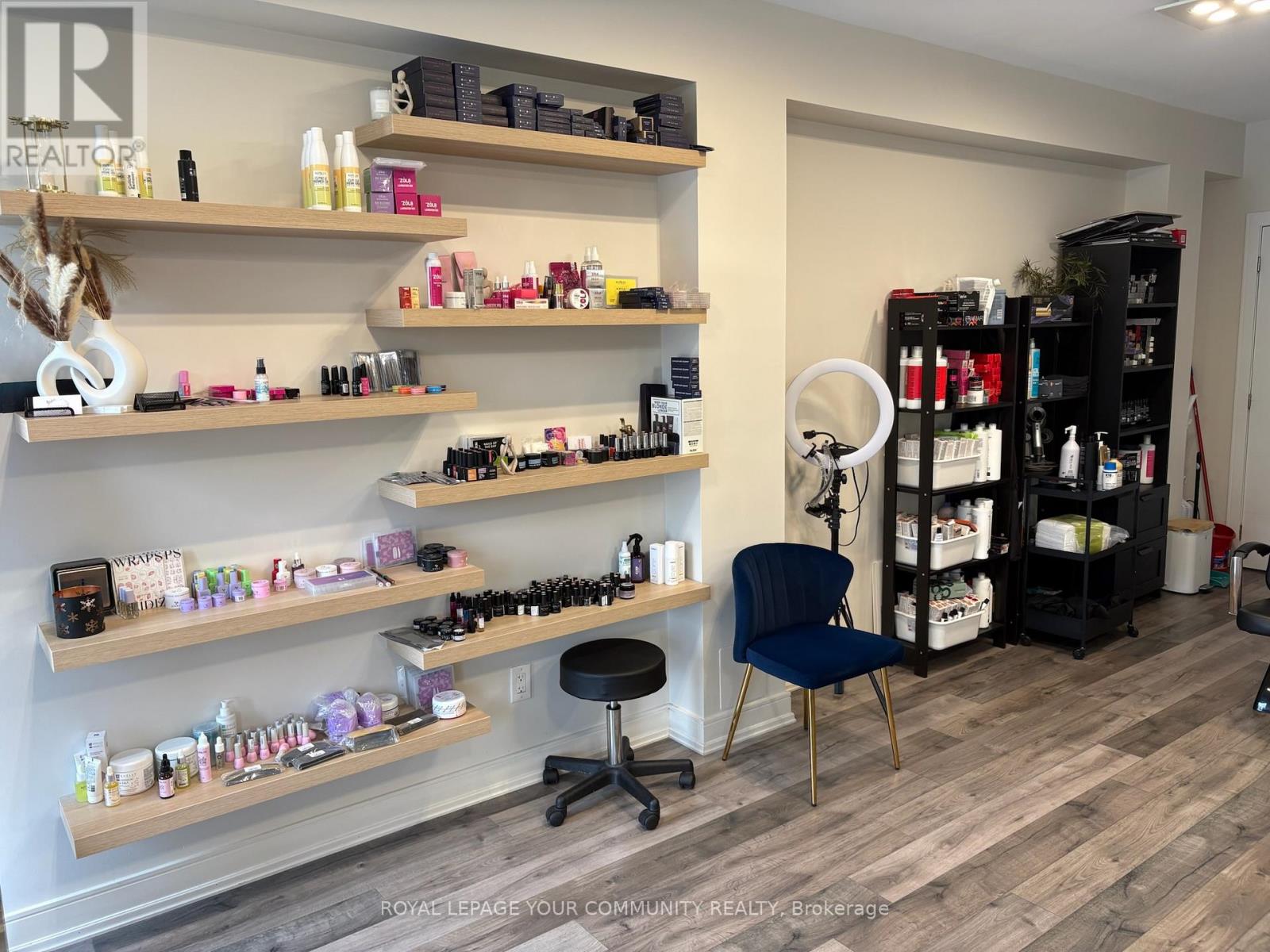 1010 Lagoon Street, Mississauga (Lakeview), Ontario  L5G 0B2 - Photo 3 - W12209300
