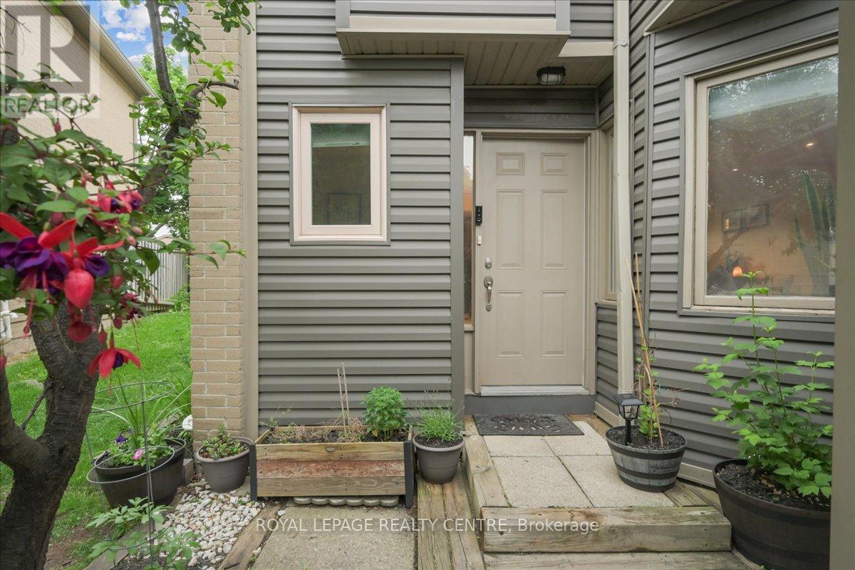 95 - 3600 Colonial Drive, Mississauga (Erin Mills), Ontario  L5L 5P5 - Photo 5 - W12209305