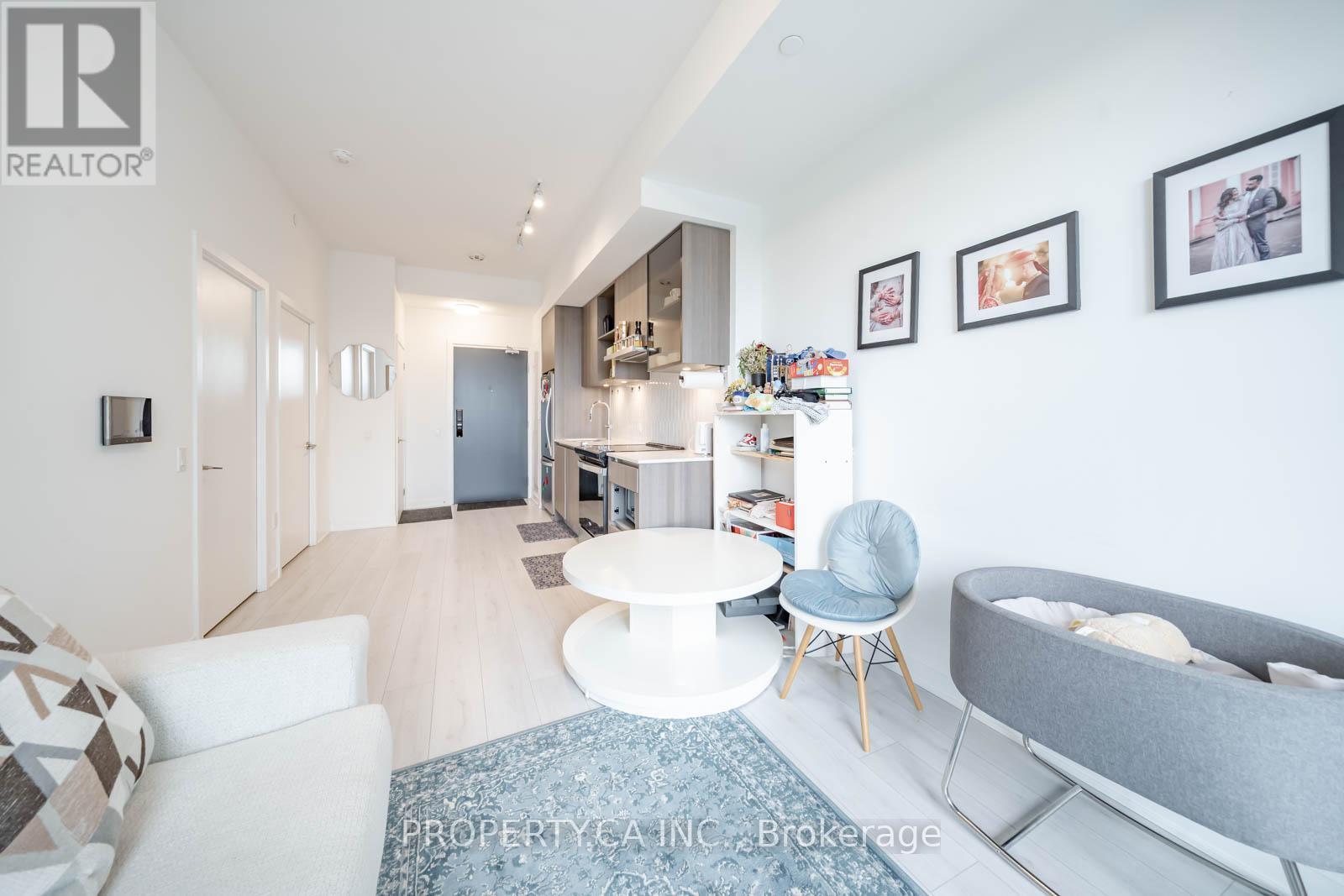 503 - 395 Dundas Street W, Oakville, Ontario  L6M 5R8 - Photo 4 - W12209319