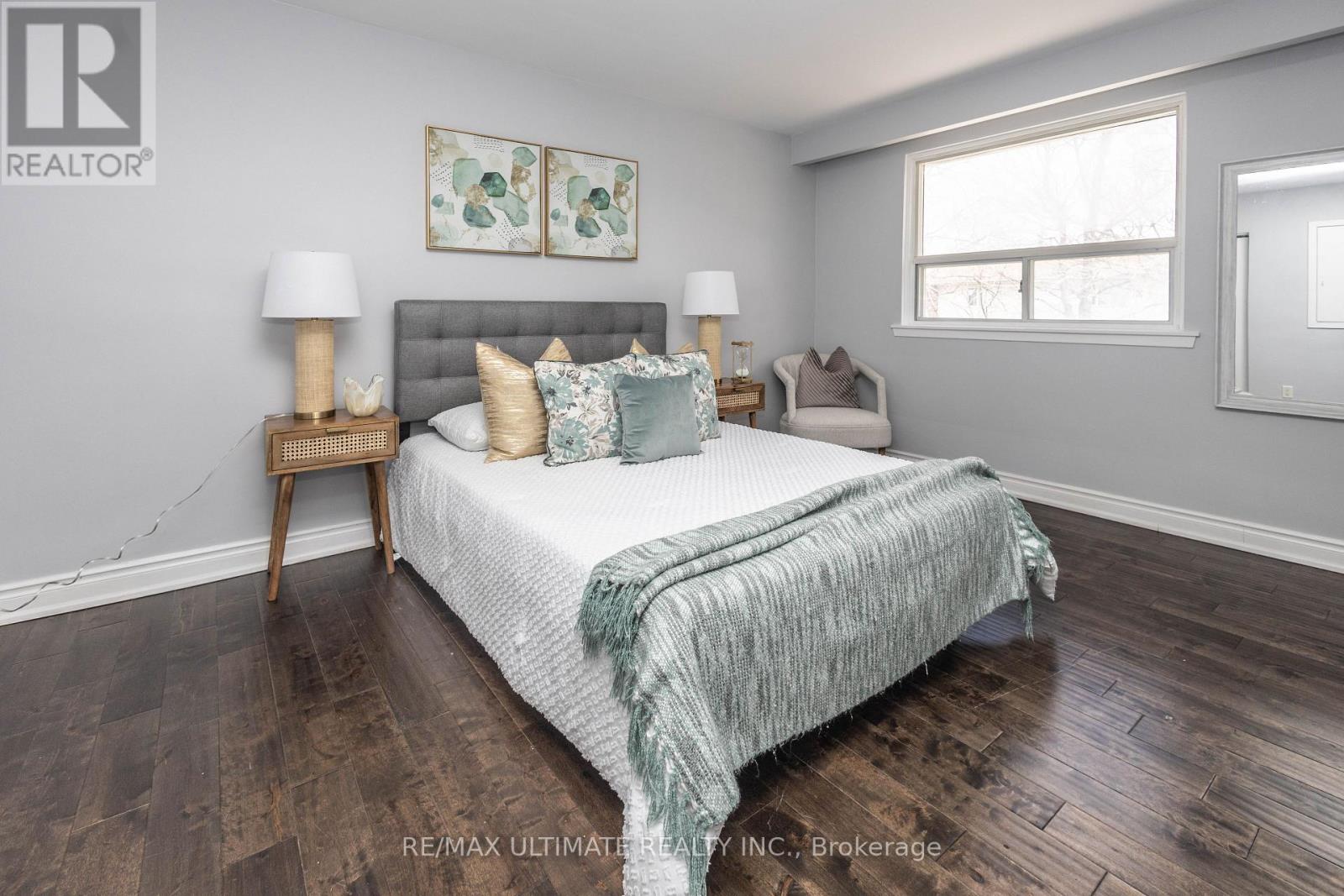 3641 Holden Crescent, Mississauga (Mississauga Valleys), Ontario  L5A 2V9 - Photo 18 - W12209326