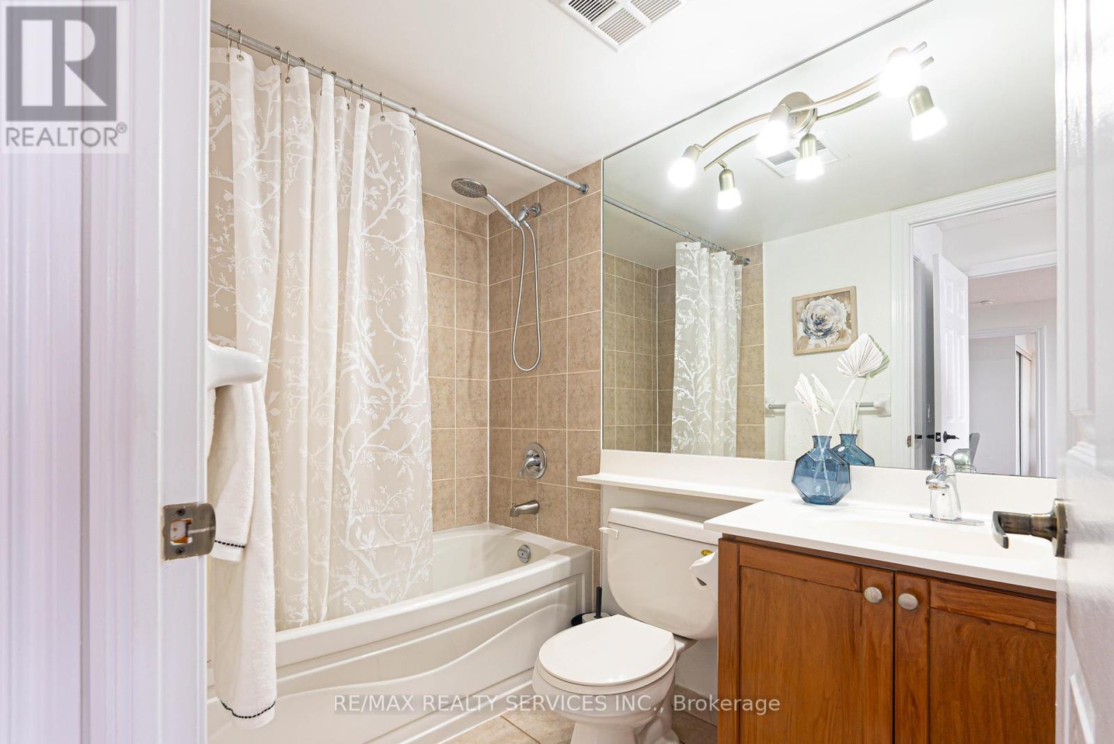 1620 - 700 Humberwood Boulevard E, Toronto (West Humber-Clairville), Ontario  M9W 7J4 - Photo 19 - W12209342