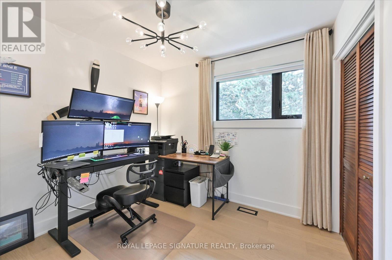 995 Dormer Street, Mississauga (Lakeview), Ontario  L5E 1T7 - Photo 22 - W12209353