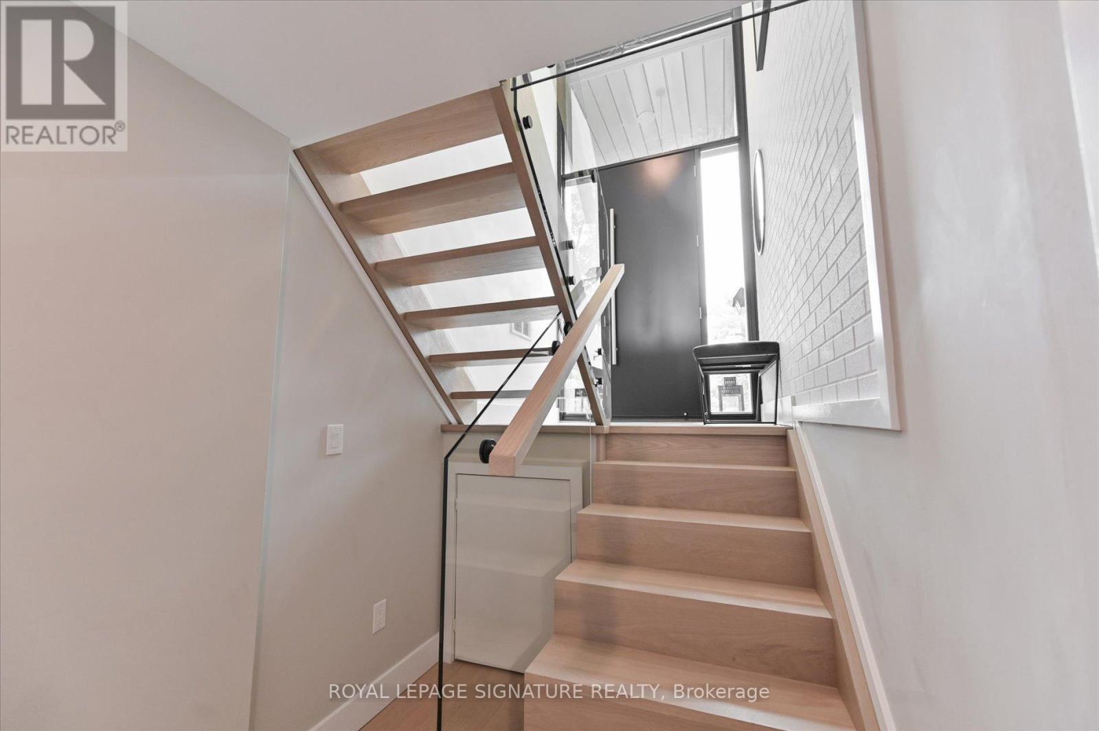 995 Dormer Street, Mississauga (Lakeview), Ontario  L5E 1T7 - Photo 24 - W12209353