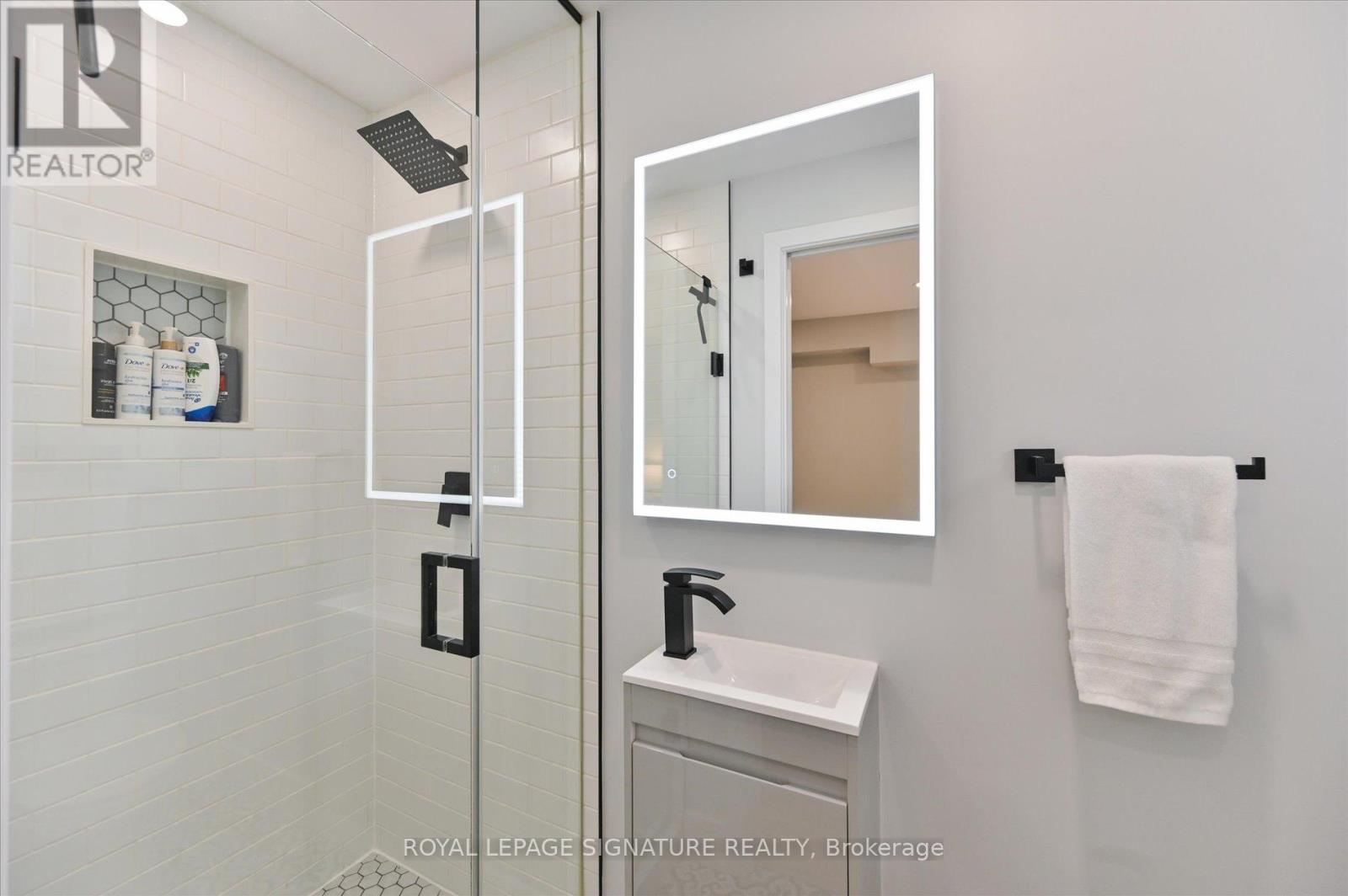 995 Dormer Street, Mississauga (Lakeview), Ontario  L5E 1T7 - Photo 27 - W12209353