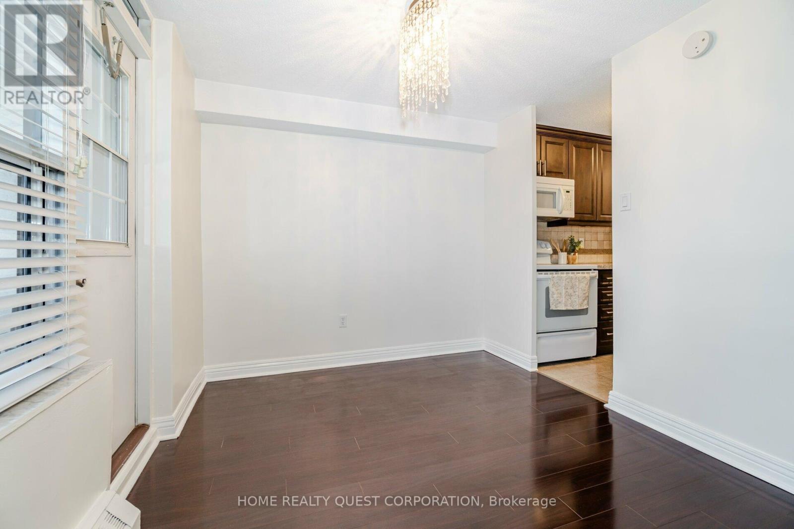605 - 3120 Kirwin Avenue, Mississauga (Cooksville), Ontario  L5A 3R2 - Photo 14 - W12209356