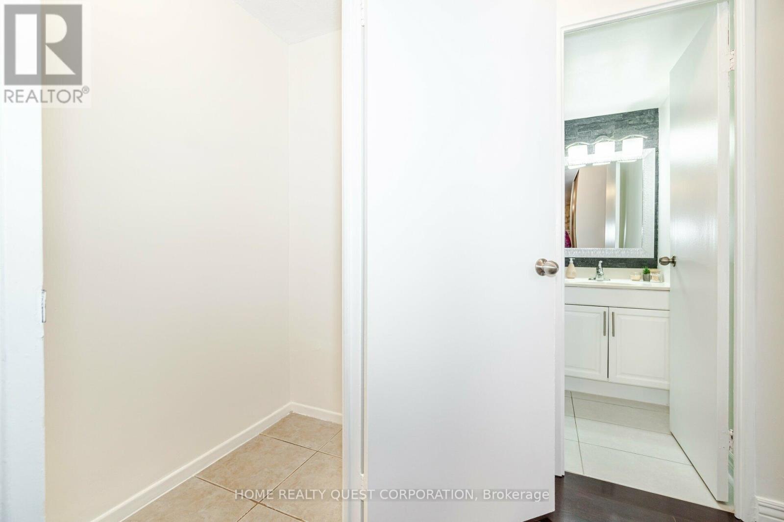605 - 3120 Kirwin Avenue, Mississauga (Cooksville), Ontario  L5A 3R2 - Photo 28 - W12209356