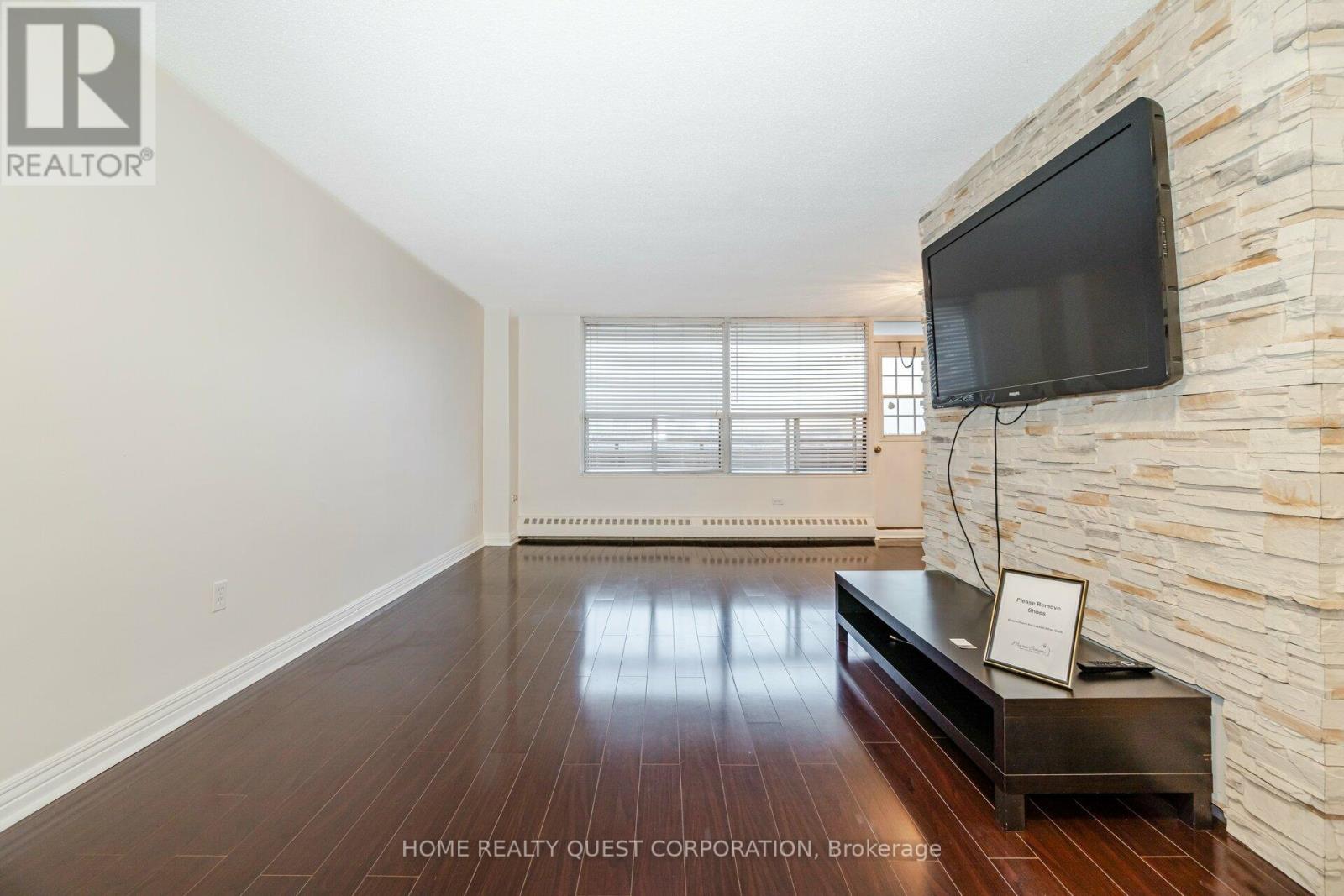 605 - 3120 Kirwin Avenue, Mississauga (Cooksville), Ontario  L5A 3R2 - Photo 6 - W12209356