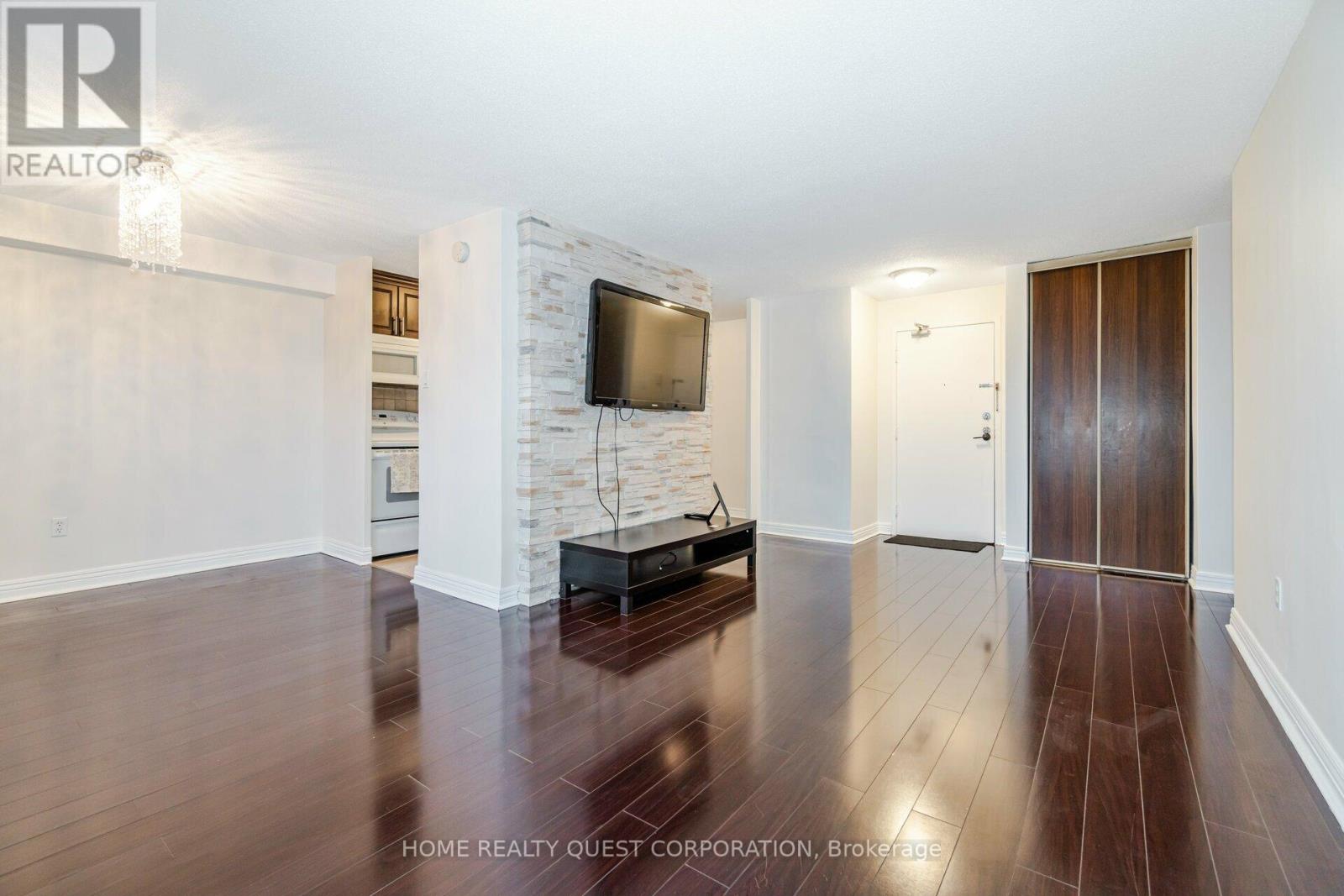 605 - 3120 Kirwin Avenue, Mississauga (Cooksville), Ontario  L5A 3R2 - Photo 7 - W12209356