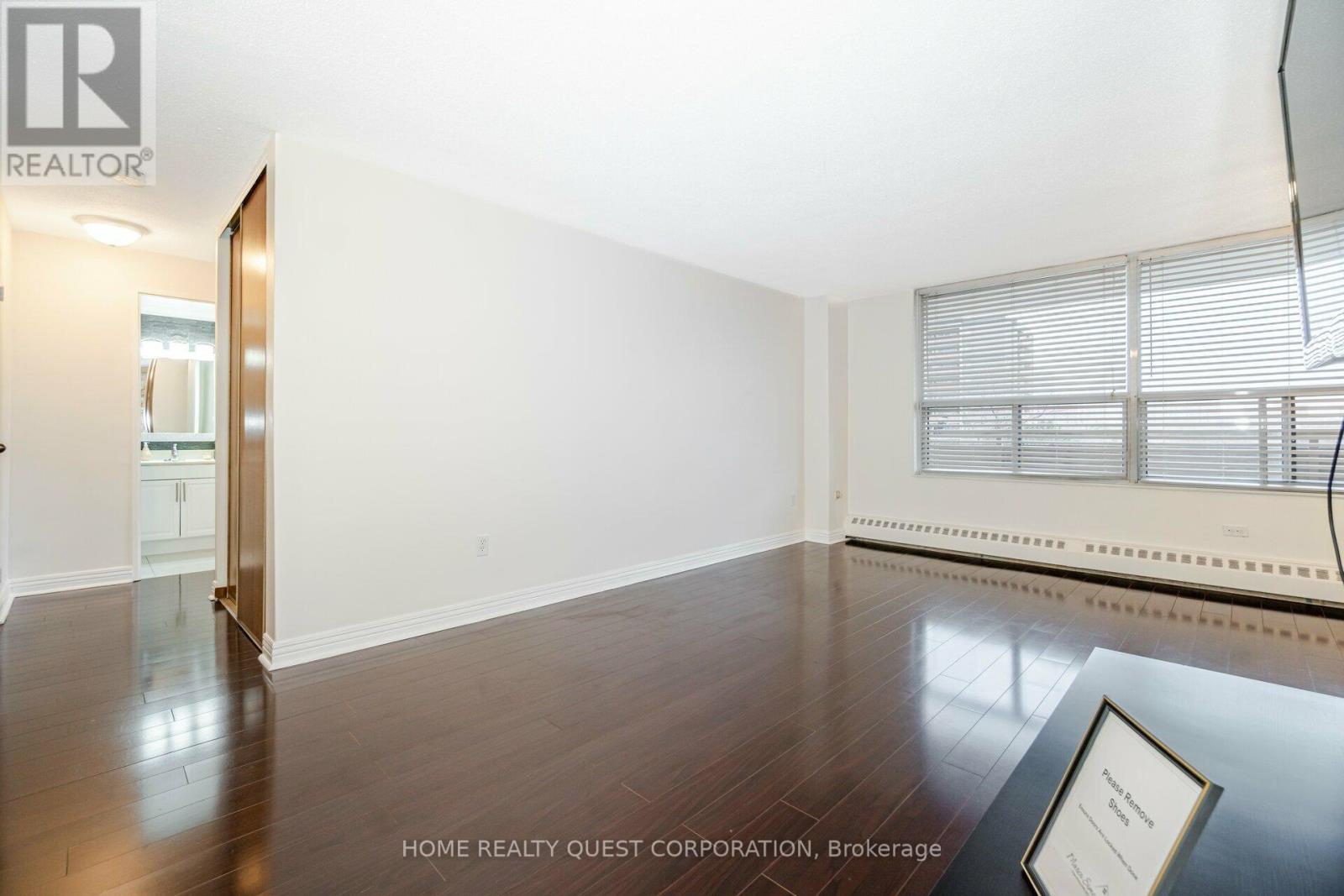 605 - 3120 Kirwin Avenue, Mississauga (Cooksville), Ontario  L5A 3R2 - Photo 9 - W12209356