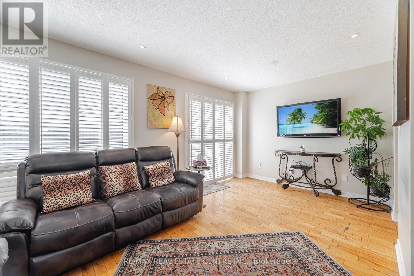 5860 Shay Downs, Mississauga, Ontario  L5M 3G3 - Photo 21 - W12209370