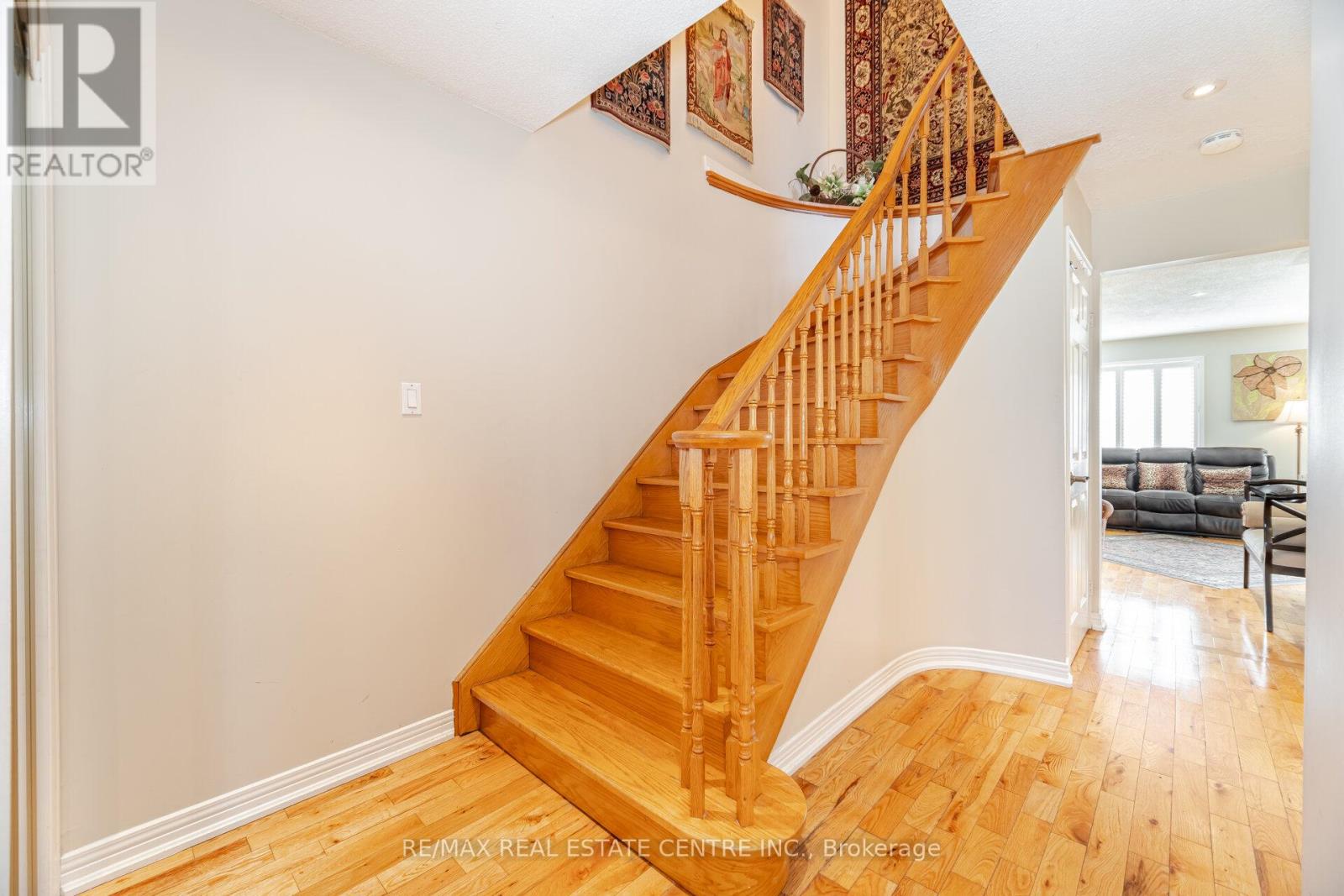 5860 Shay Downs, Mississauga, Ontario  L5M 3G3 - Photo 24 - W12209370