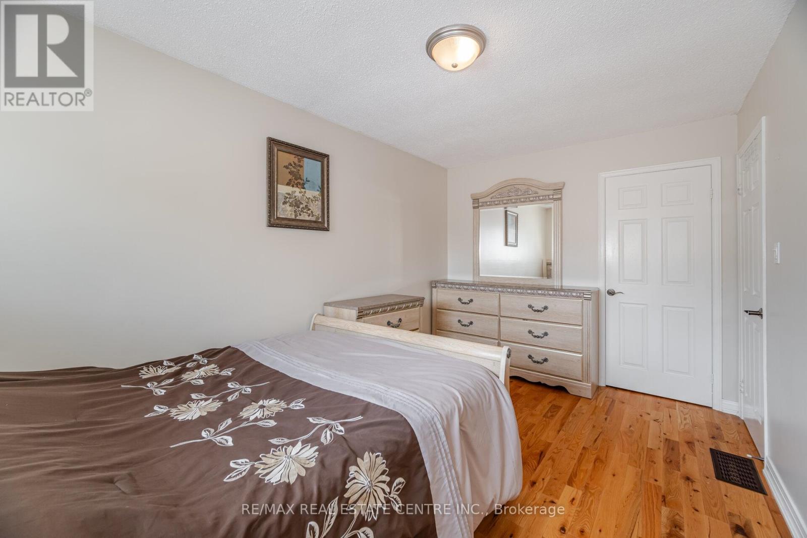 5860 Shay Downs, Mississauga, Ontario  L5M 3G3 - Photo 31 - W12209370