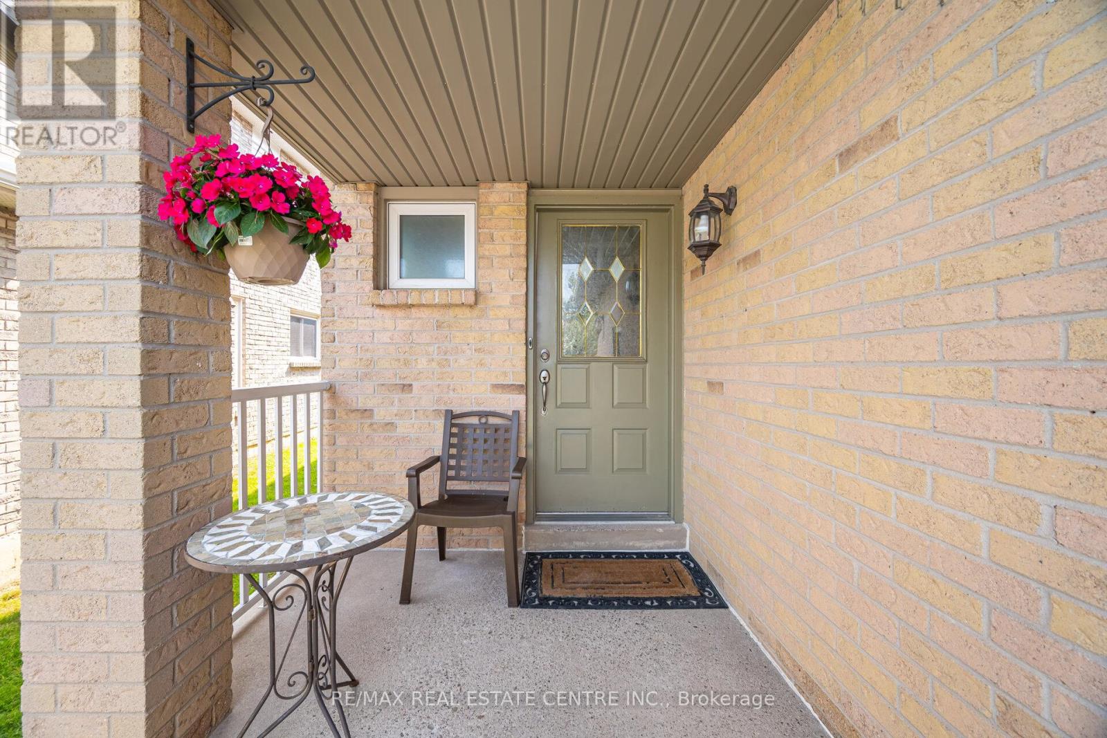 5860 Shay Downs, Mississauga, Ontario  L5M 3G3 - Photo 7 - W12209370